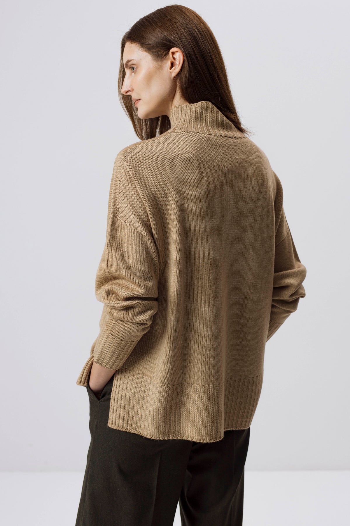 CAMEL WOOL OVERSIZED SWEATER