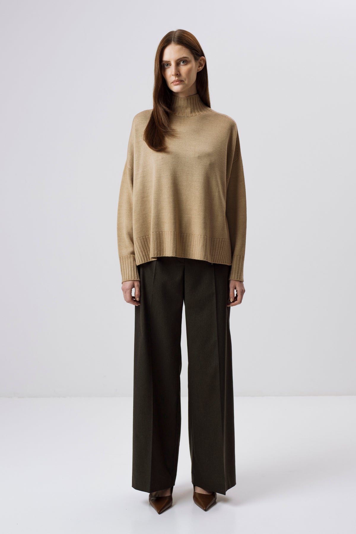 CAMEL WOOL OVERSIZED SWEATER