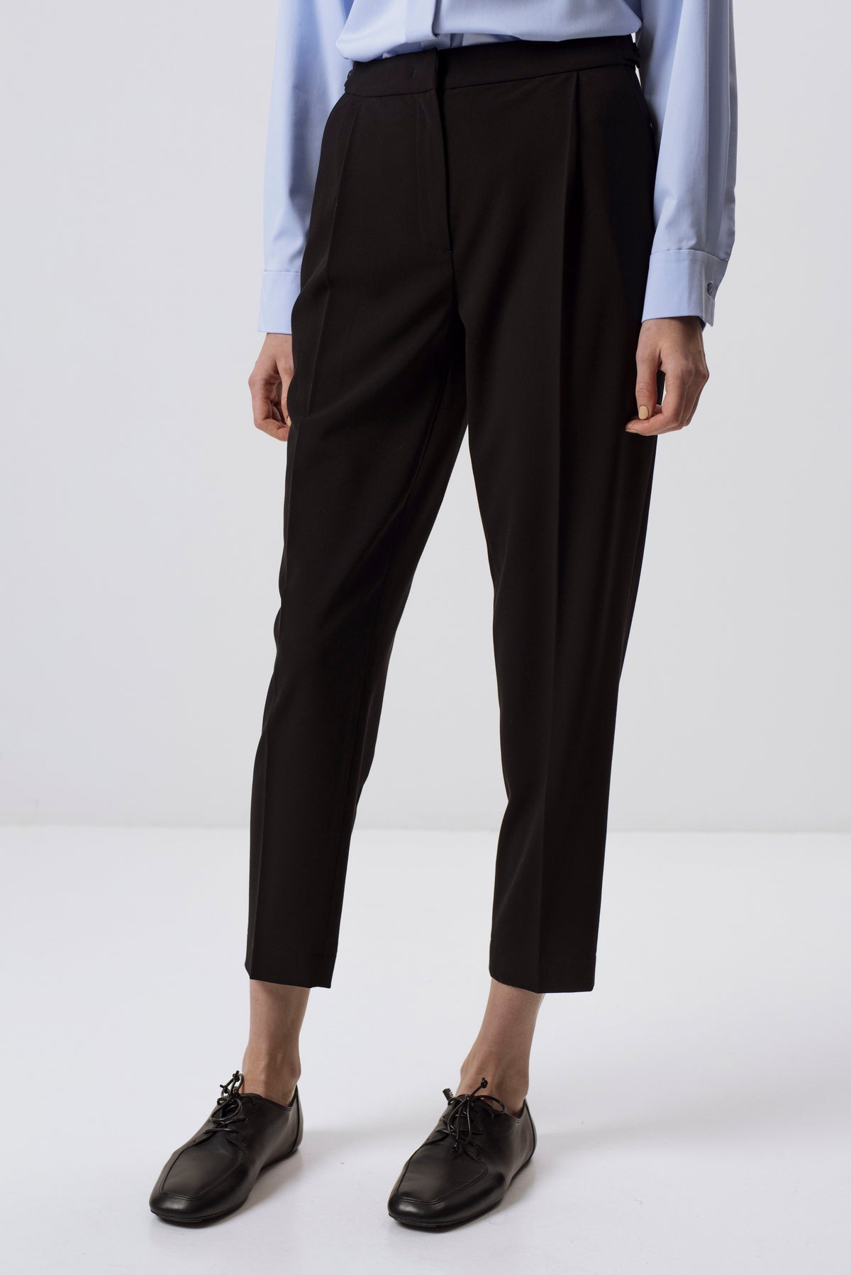 BLACK SLIM-FIT CROPPED TROUSERS