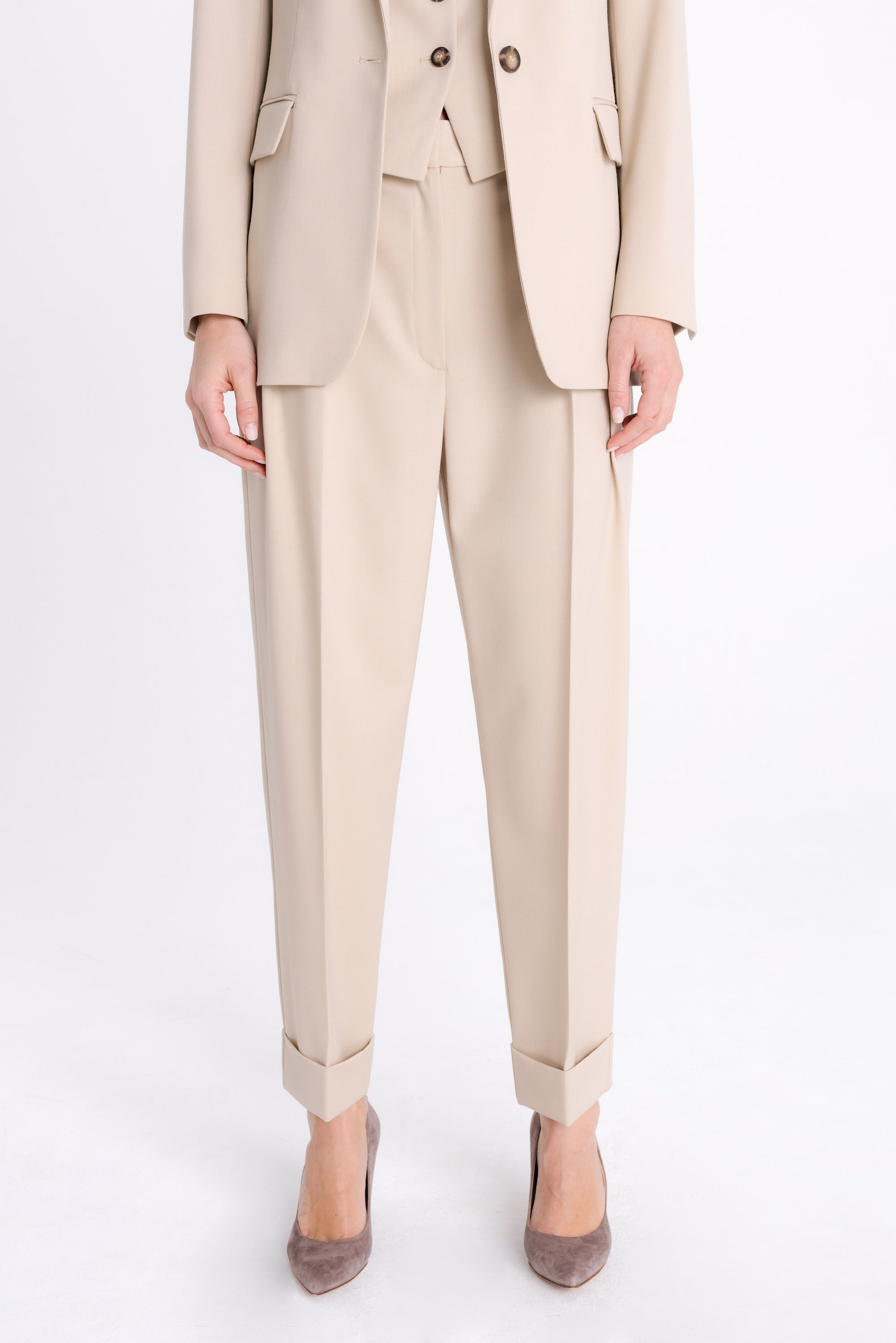 BEIGE ANKLE LENGTH TROUSERS WITH TURN-UP HEMS