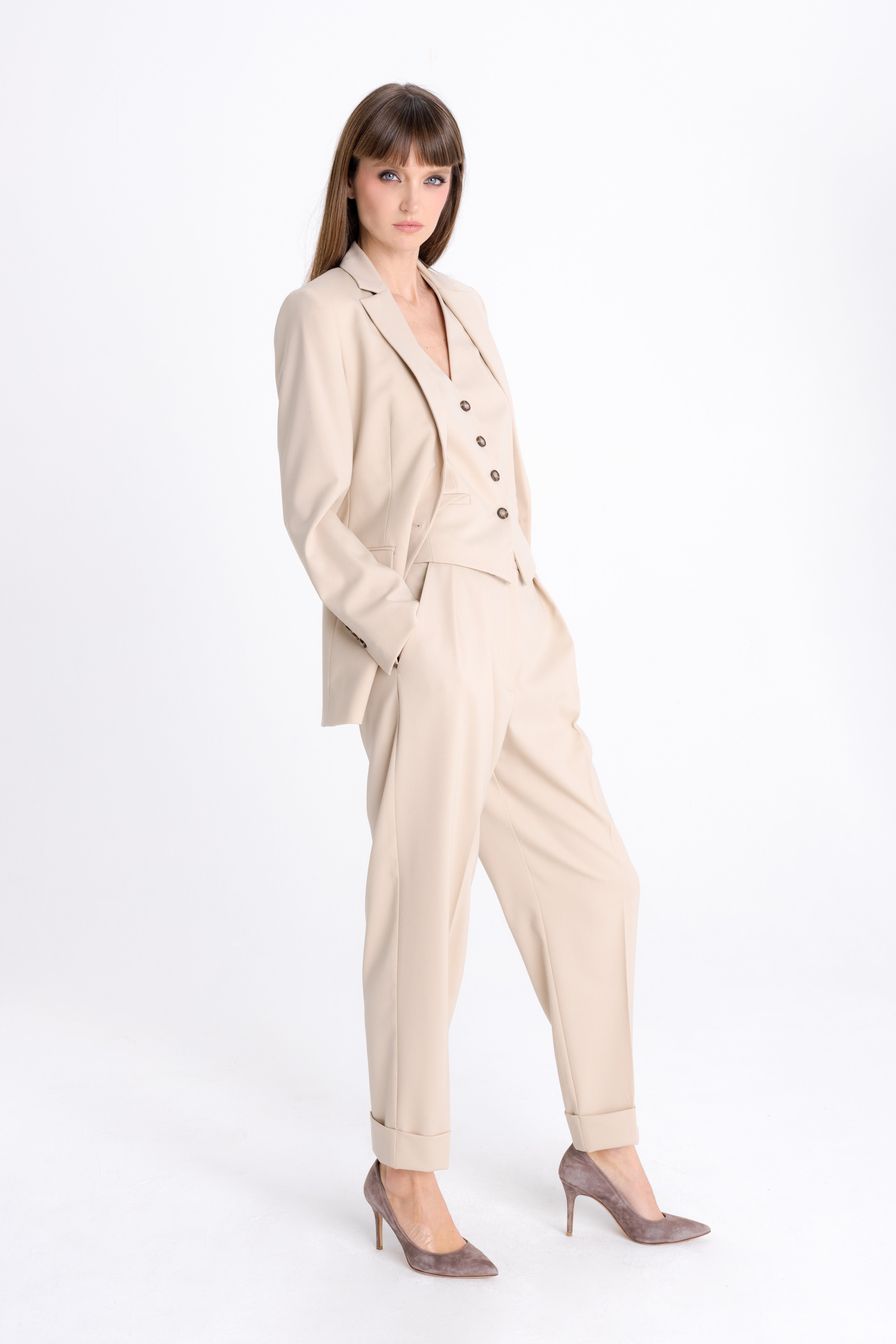 BEIGE ANKLE LENGTH TROUSERS WITH TURN-UP HEMS