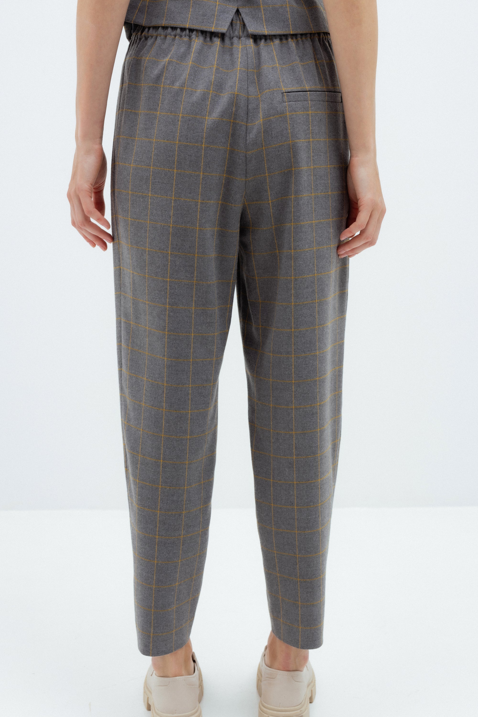 CHECKED GREY JOGGER TROUSERS