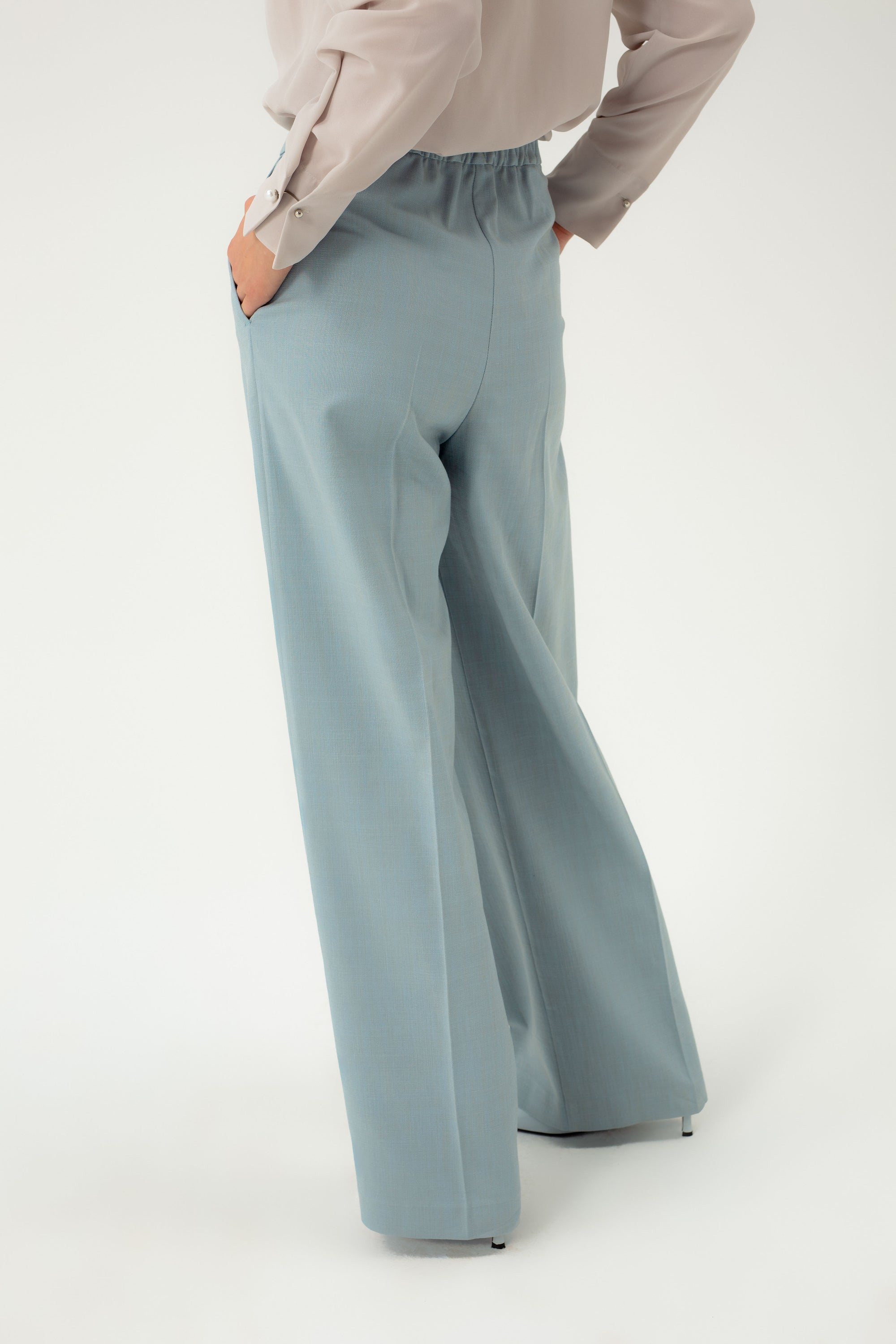 PRIGESINTO MELSVO ATSPALVIO PLAČIOS KELNĖS