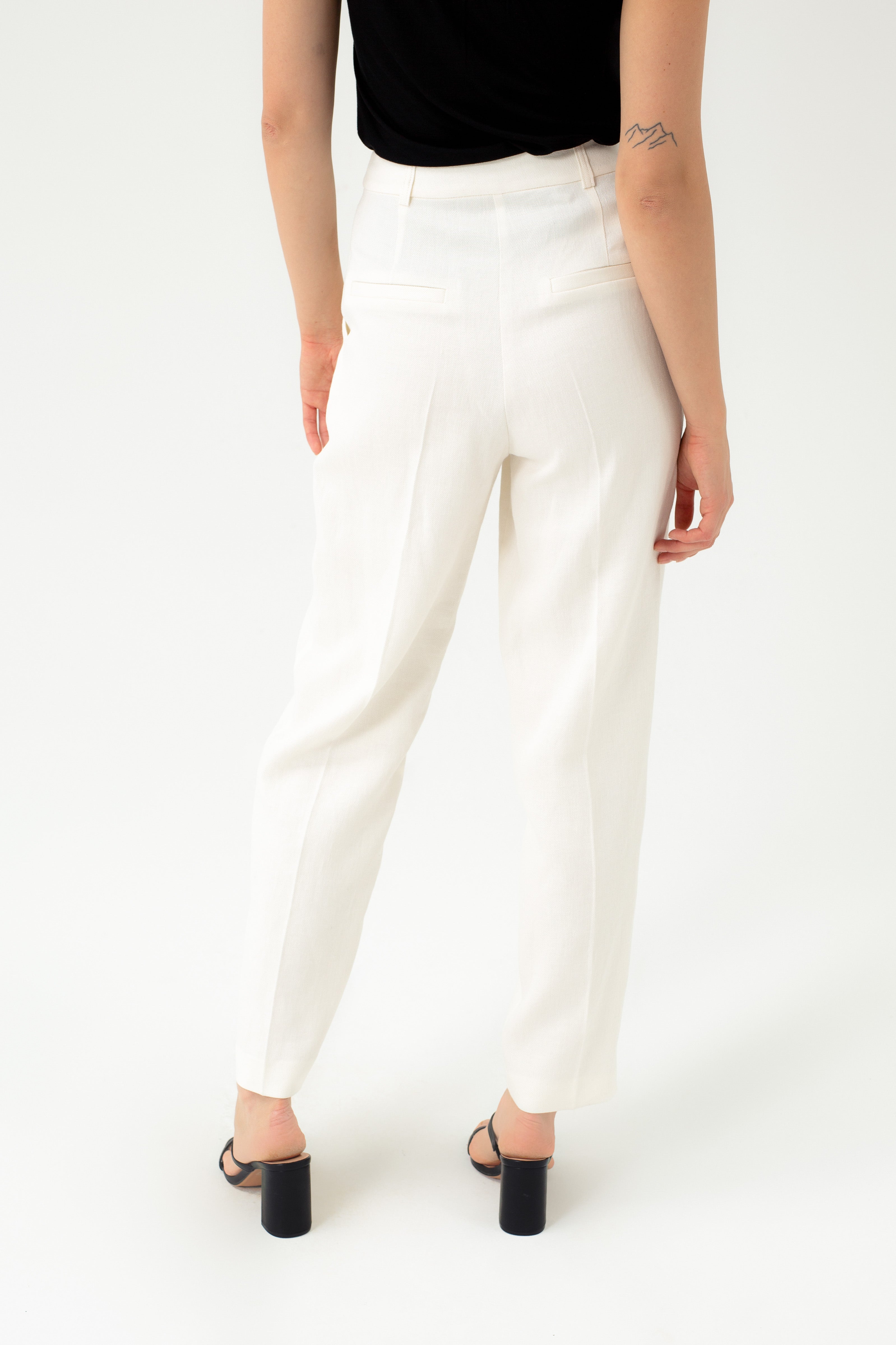 TAPERED ECRU TROUSERS WITH PLEAT