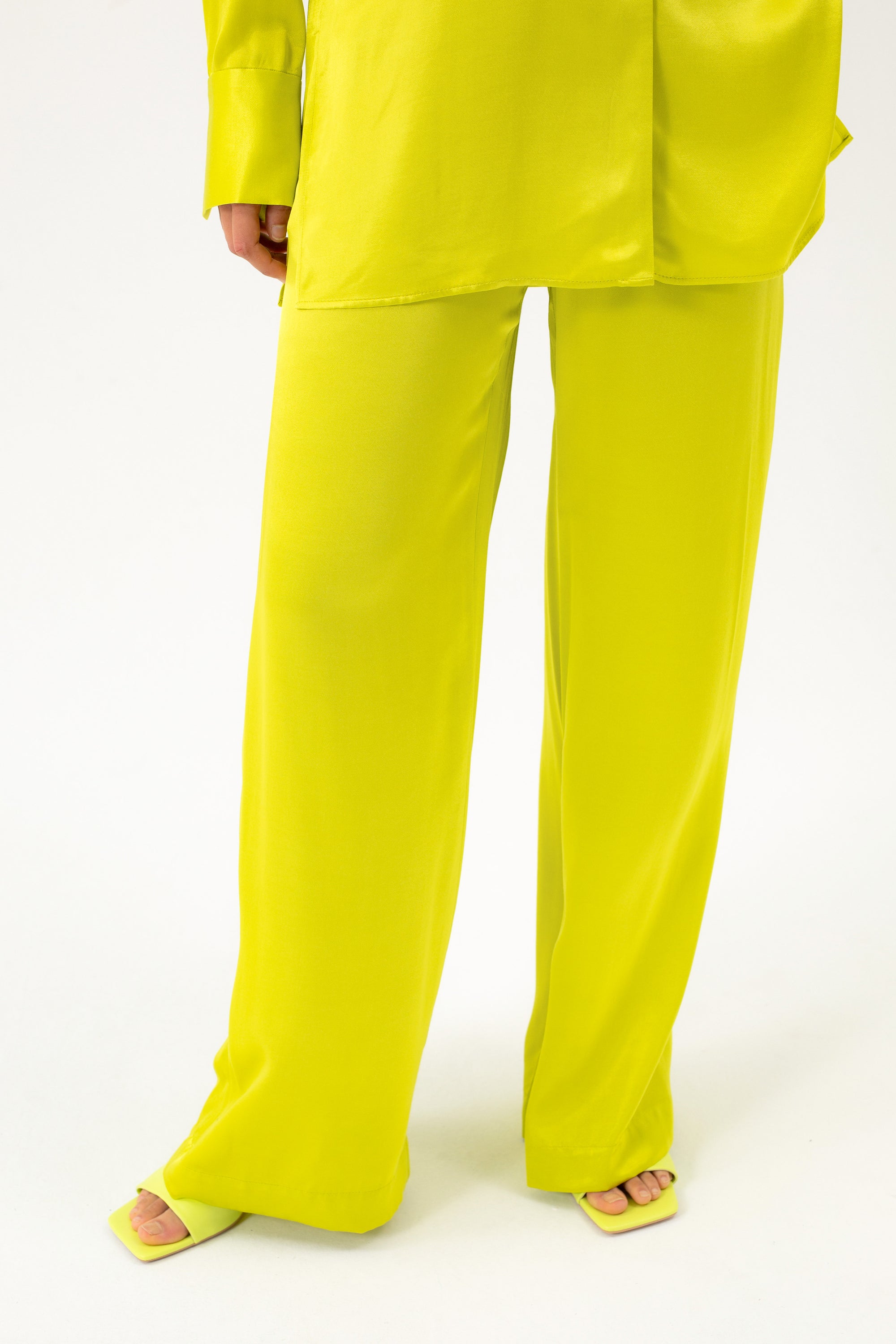 WIDE-LEG TROUSERS IN LIME