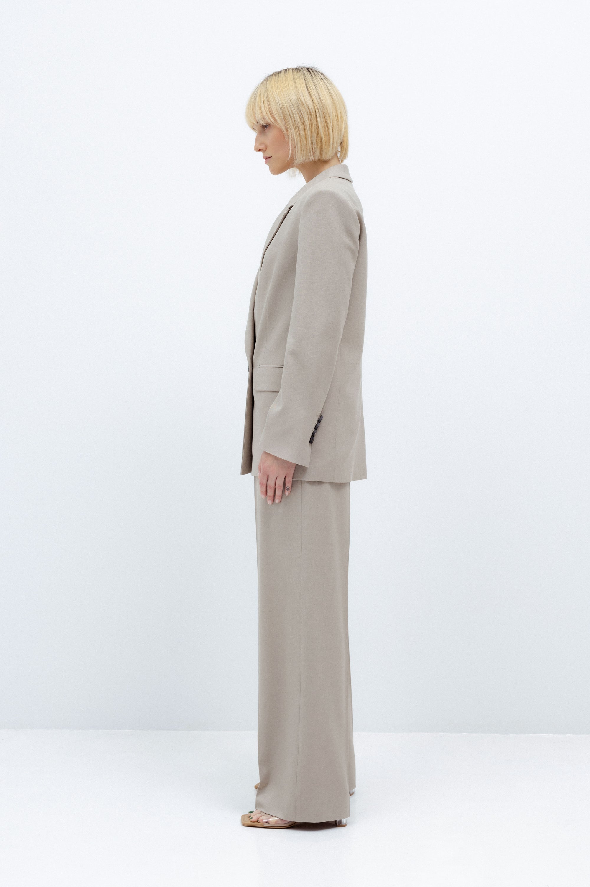 WIDE-LEG TROUSERS IN LIGHT TAUPE