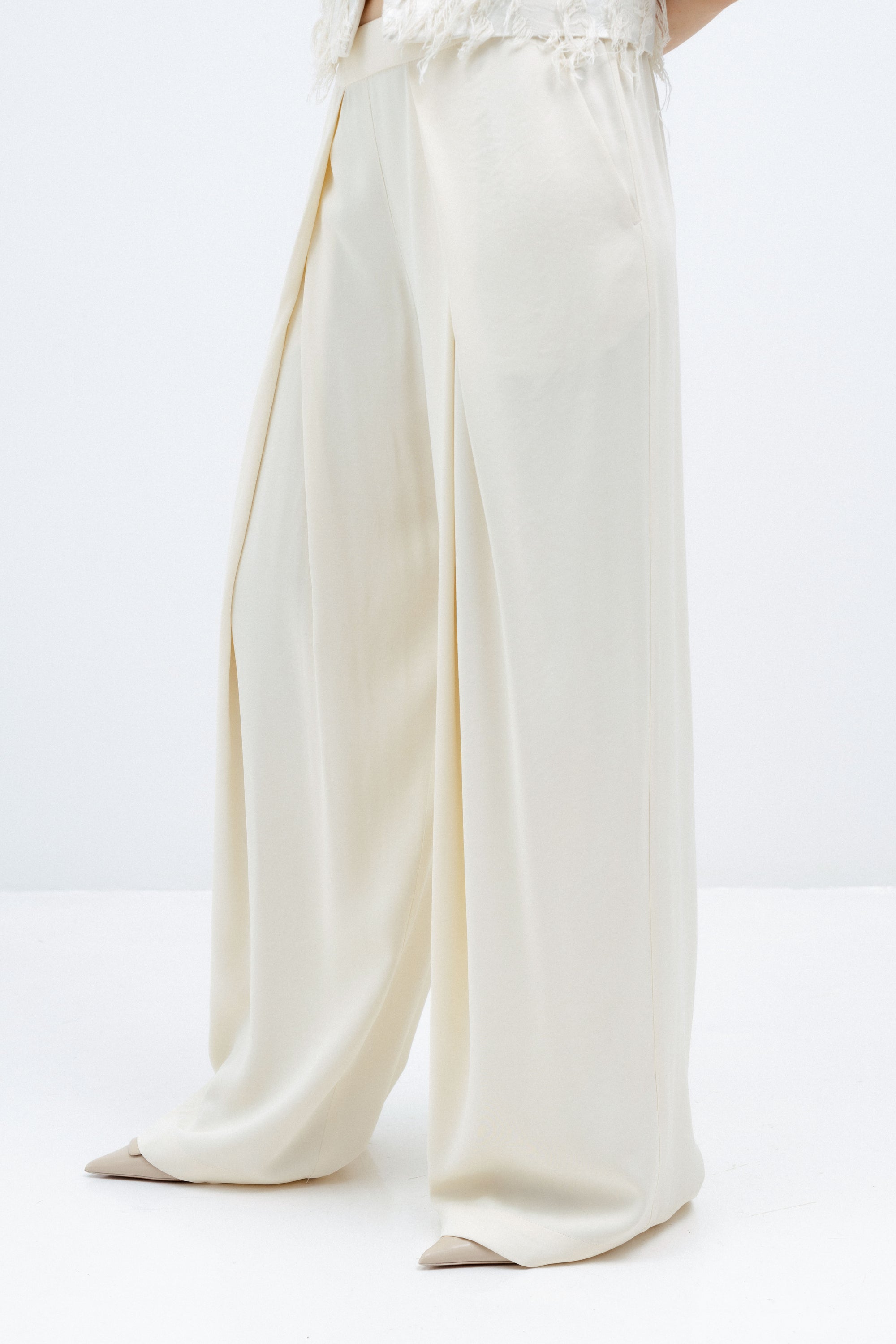 MILK-SHADE WIDE LEG TROUSERS WITH PLEATS