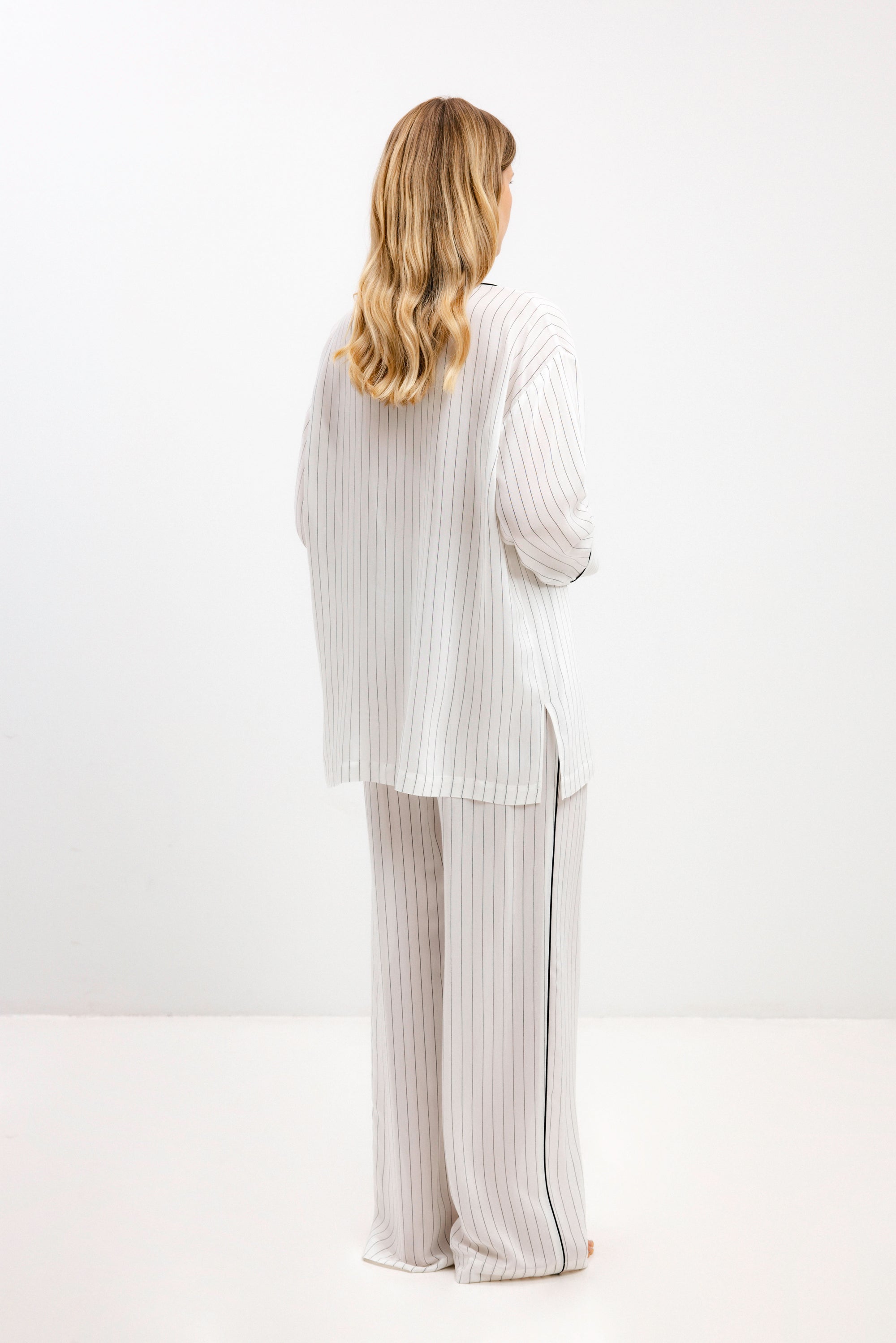 PYJAMA PANTS IN BLACK STRIPES - UNISEX