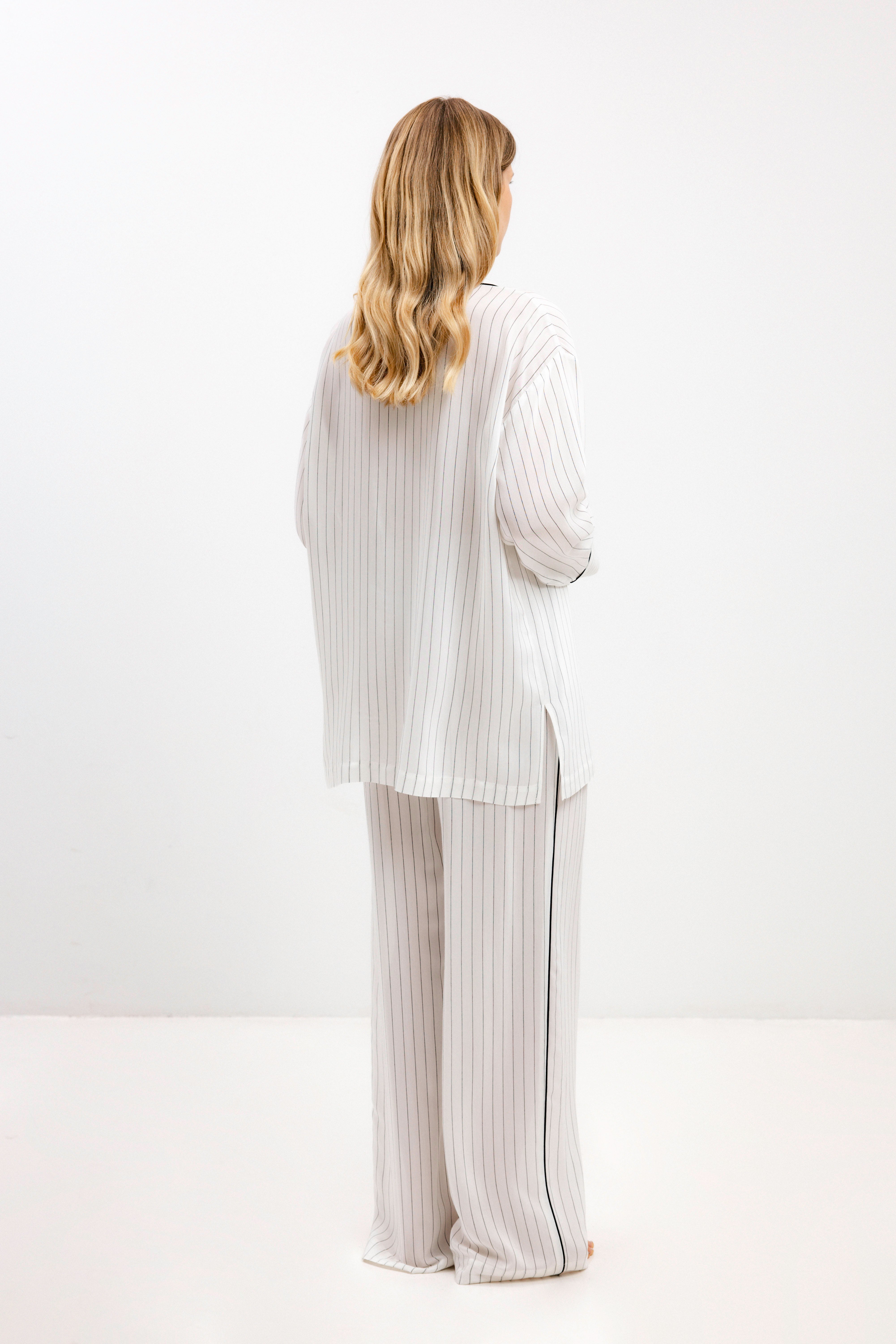 PYJAMA PANTS IN BLACK STRIPES - UNISEX