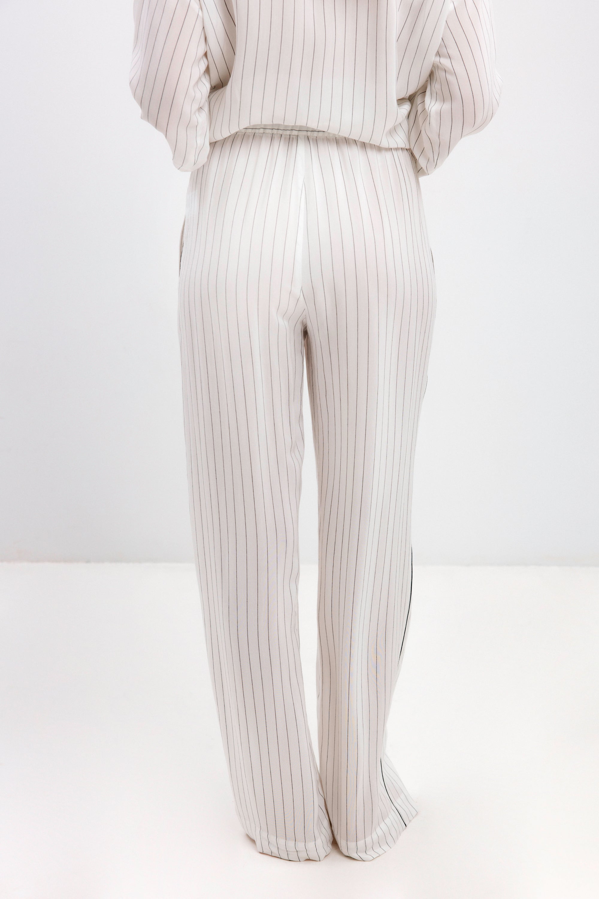 PYJAMA PANTS IN BLACK STRIPES - UNISEX