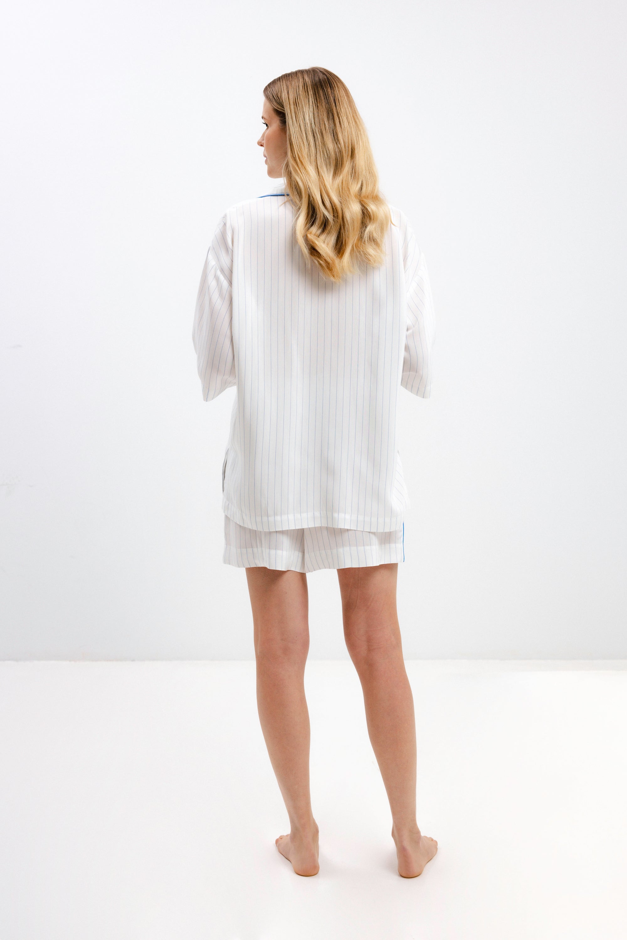 PYJAMA SHORTS IN BLUE STRIPES - UNISEX