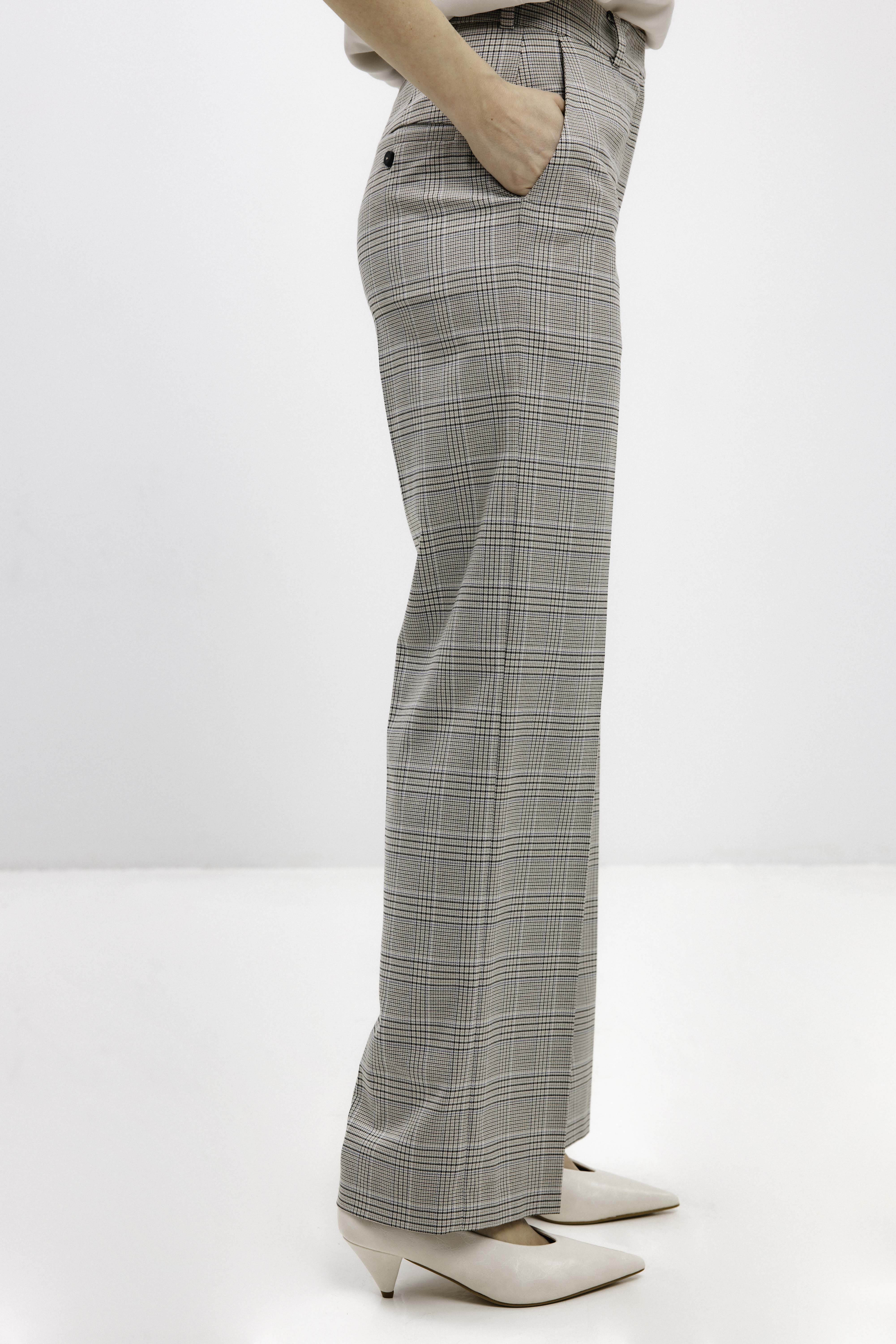 STRAIGHT-LEG TROUSERS IN CHECKED PATTERN