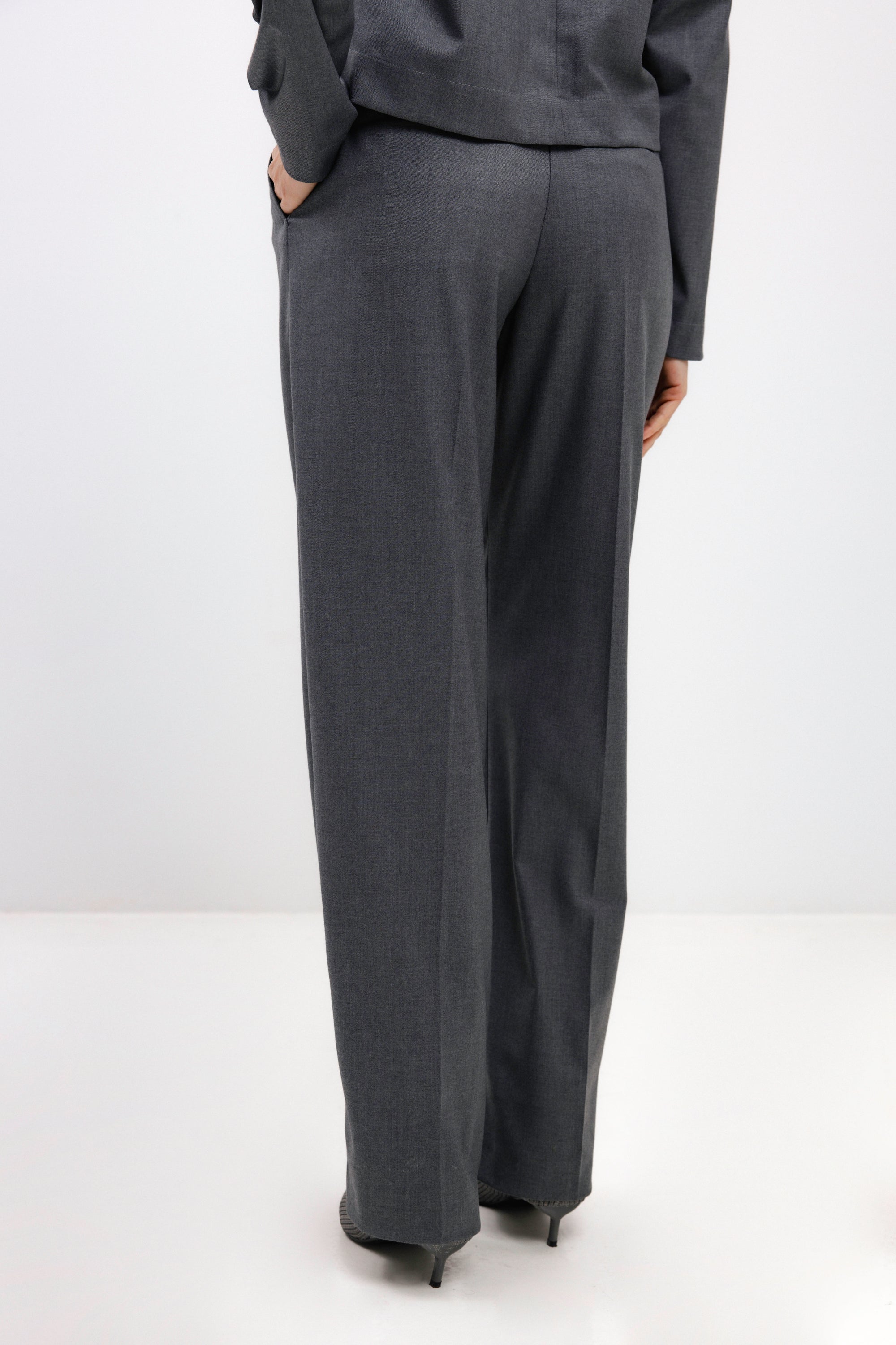 STRAIGHT-CUT DOUBLE-PLEAT GREY TROUSERS