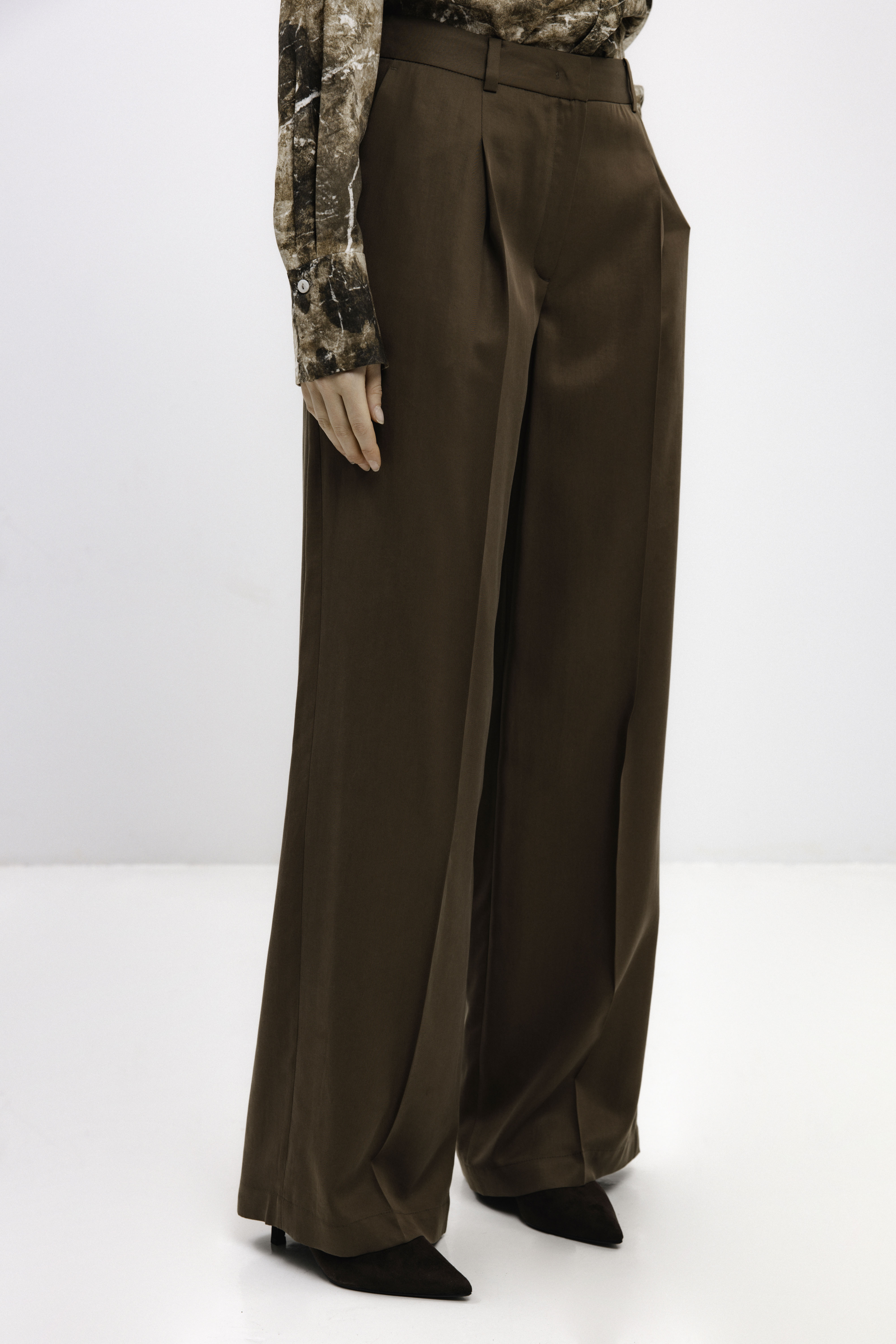 WIDE-LEG TROUSERS IN NUT BROWN