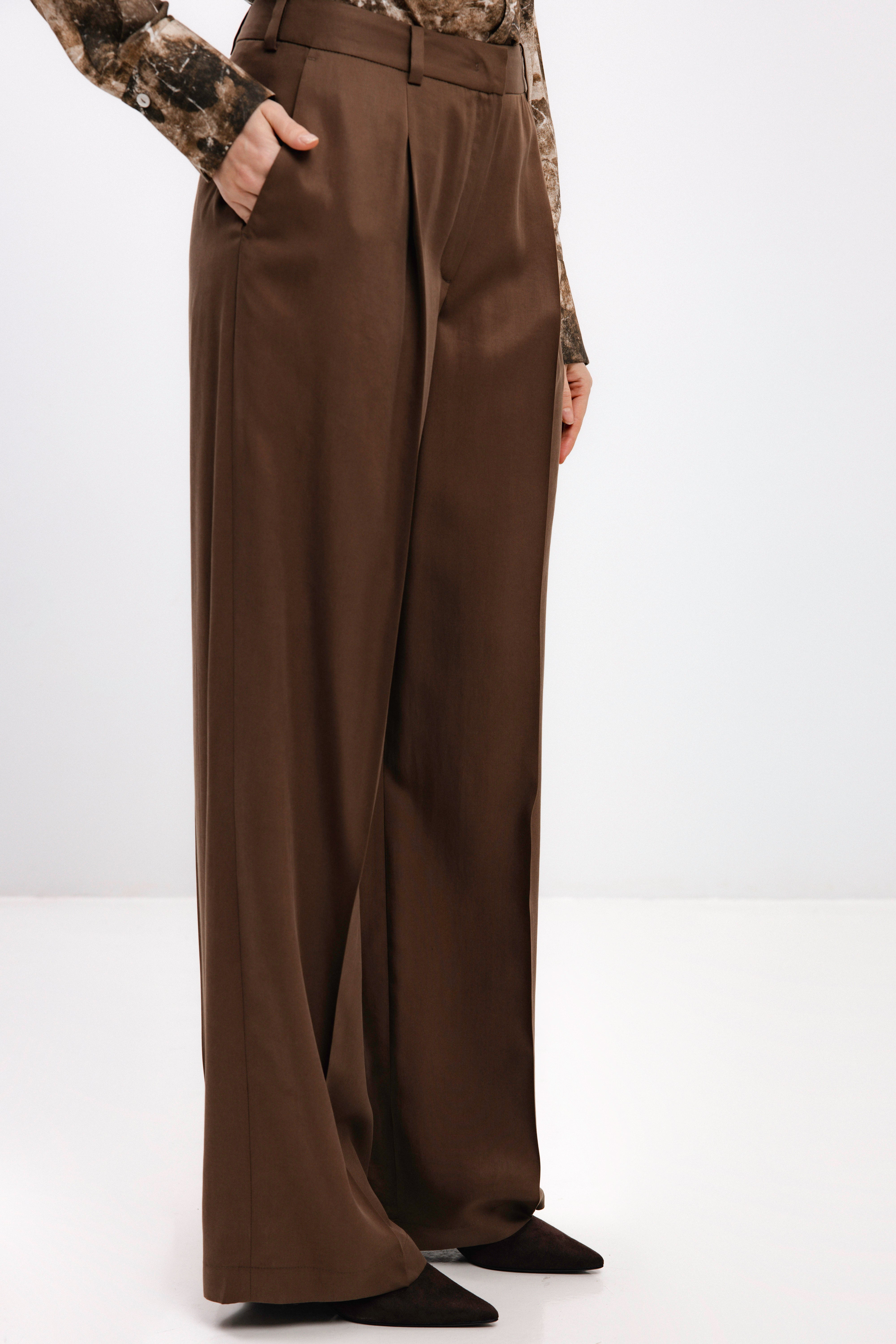 WIDE-LEG TROUSERS IN NUT BROWN