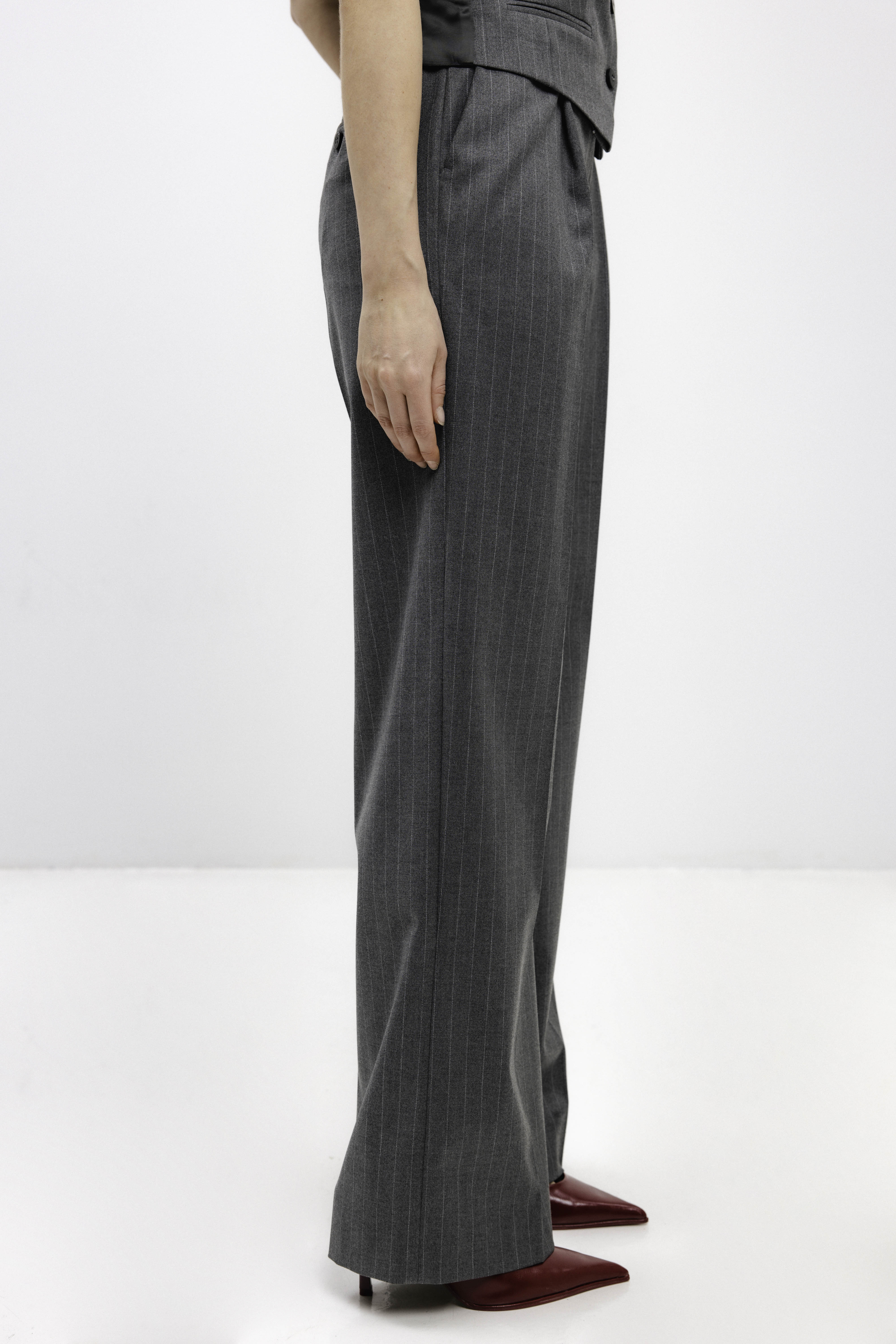 GREY STRIPED STRAIGHT-CUT TROUSERS