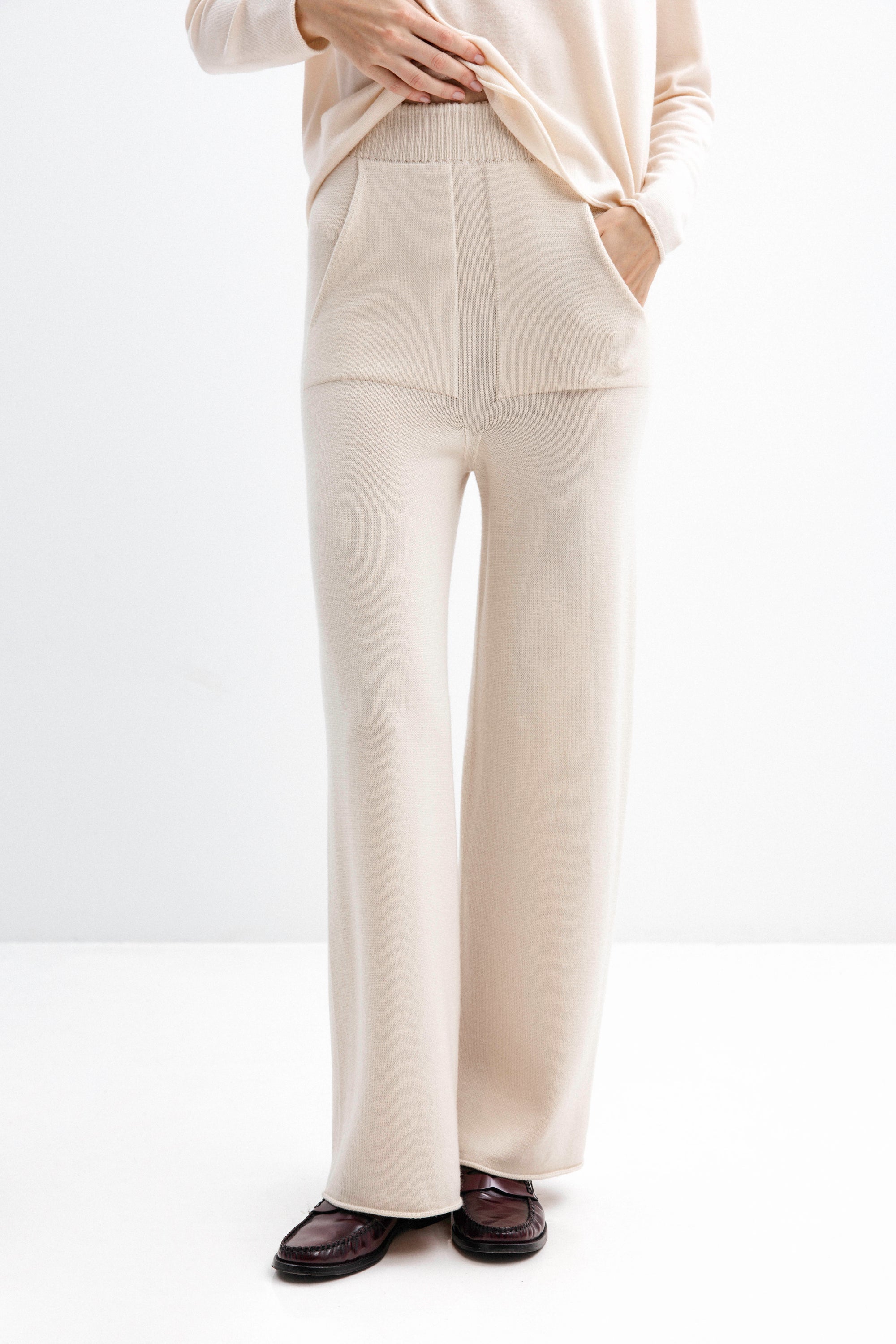 PIENO ATSPALVIO MERINO VILNOS KELNĖS