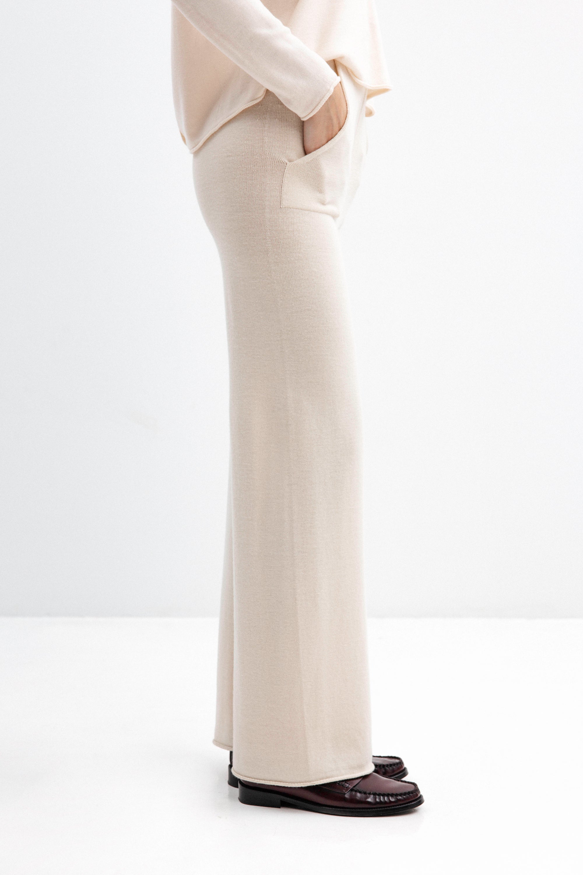 PIENO ATSPALVIO MERINO VILNOS KELNĖS