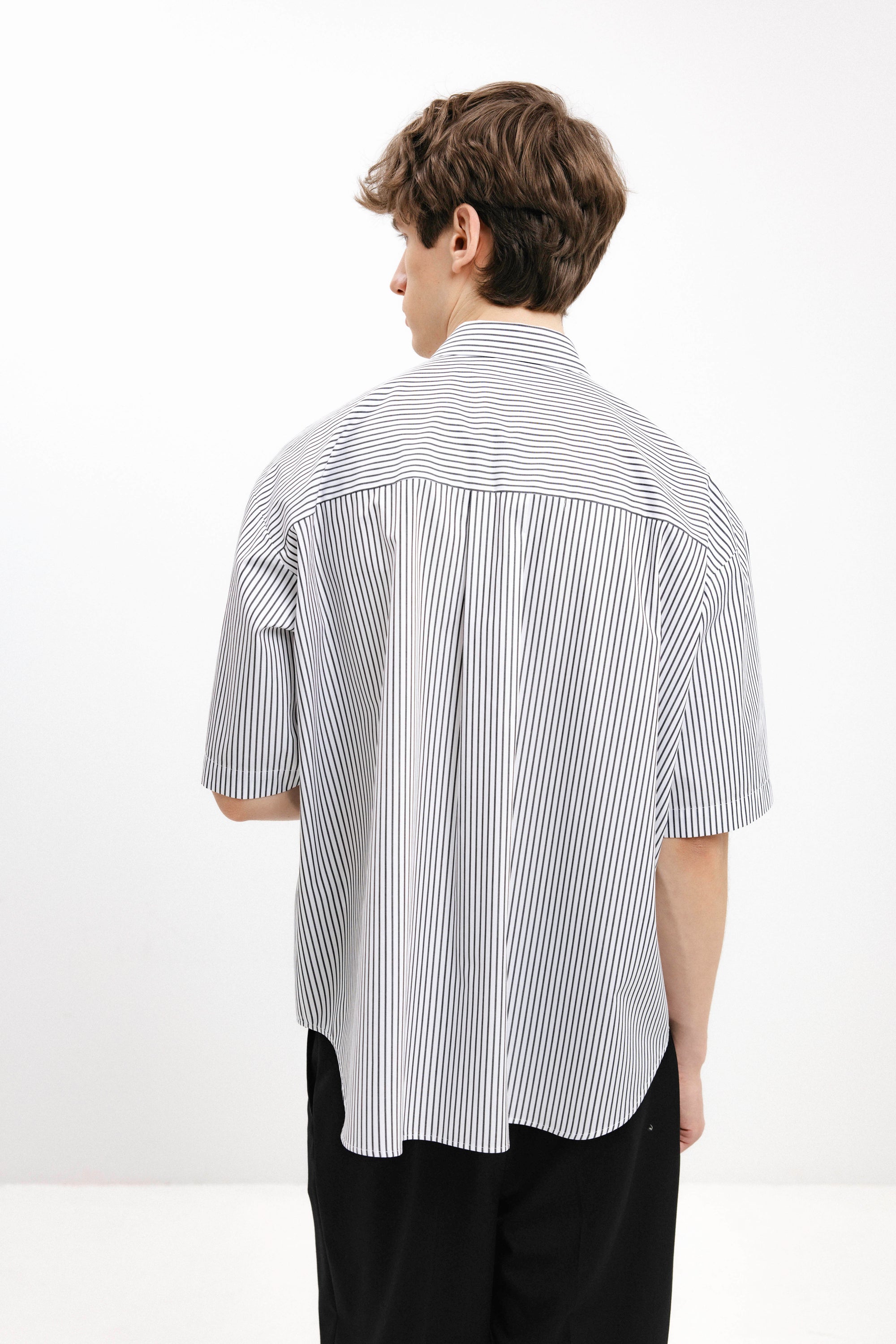 UNISEX SHORT-SLEEVE STRIPED SHIRT