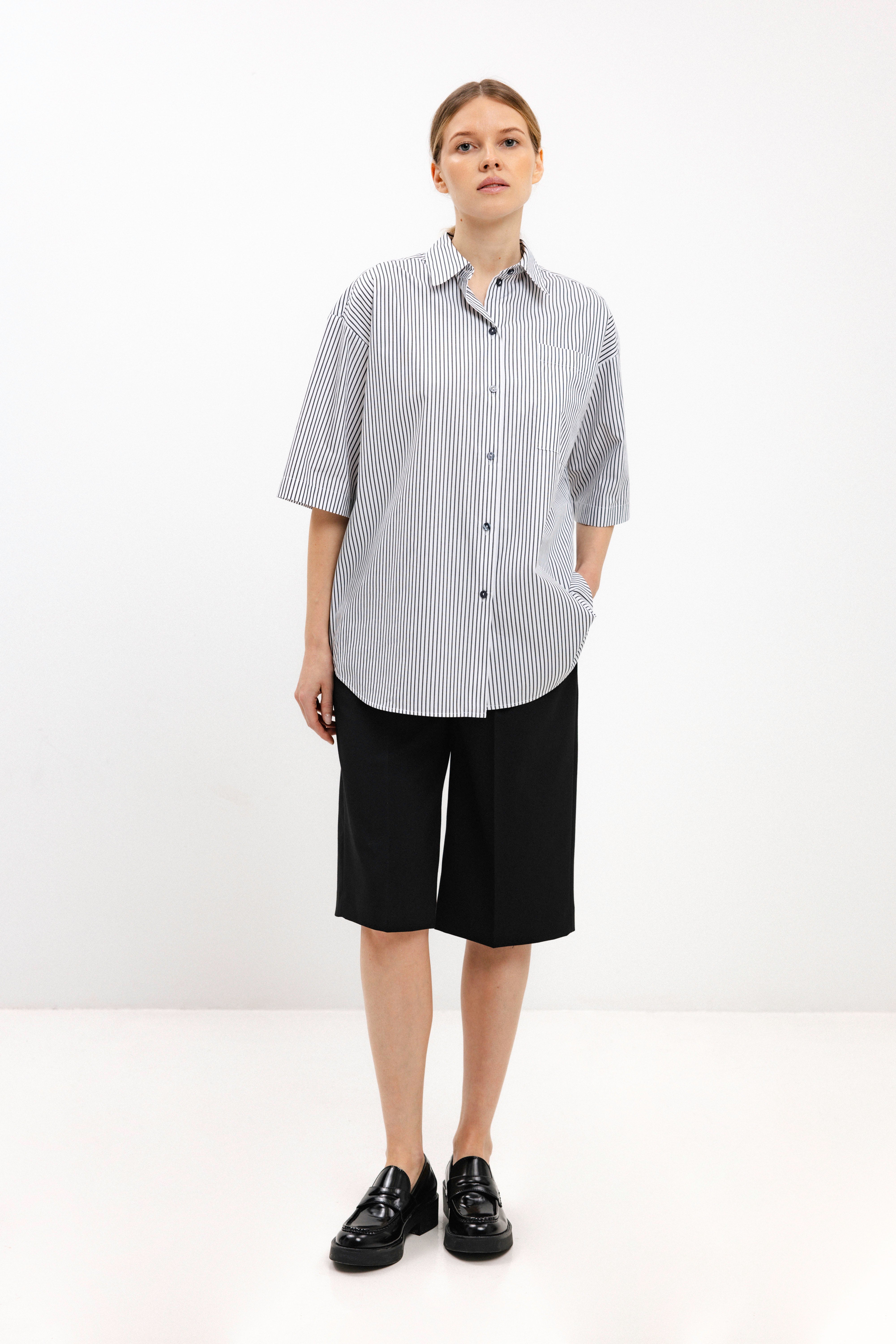 UNISEX SHORT-SLEEVE STRIPED SHIRT