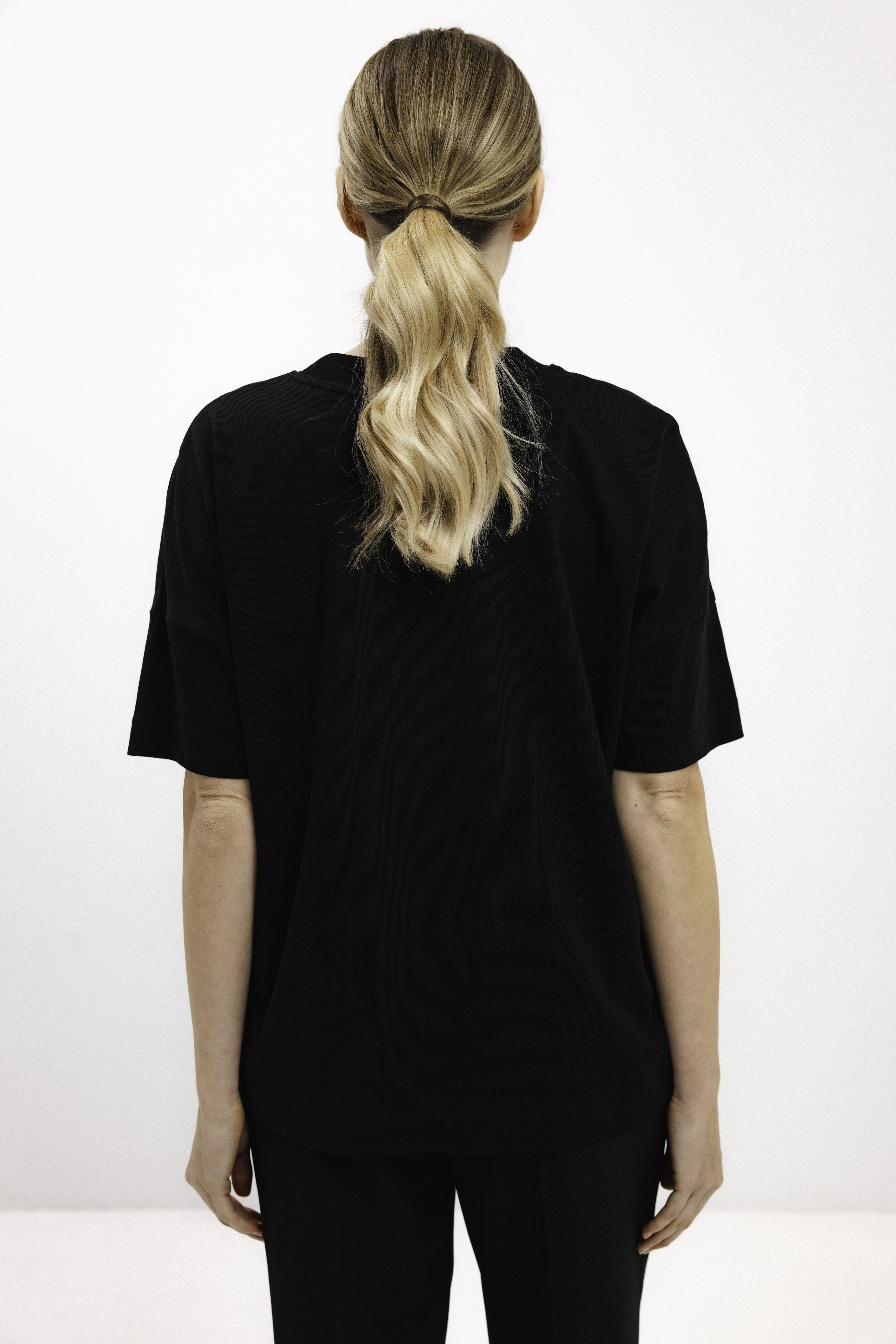 UNISEX BLACK OVERSIZED T-SHIRT