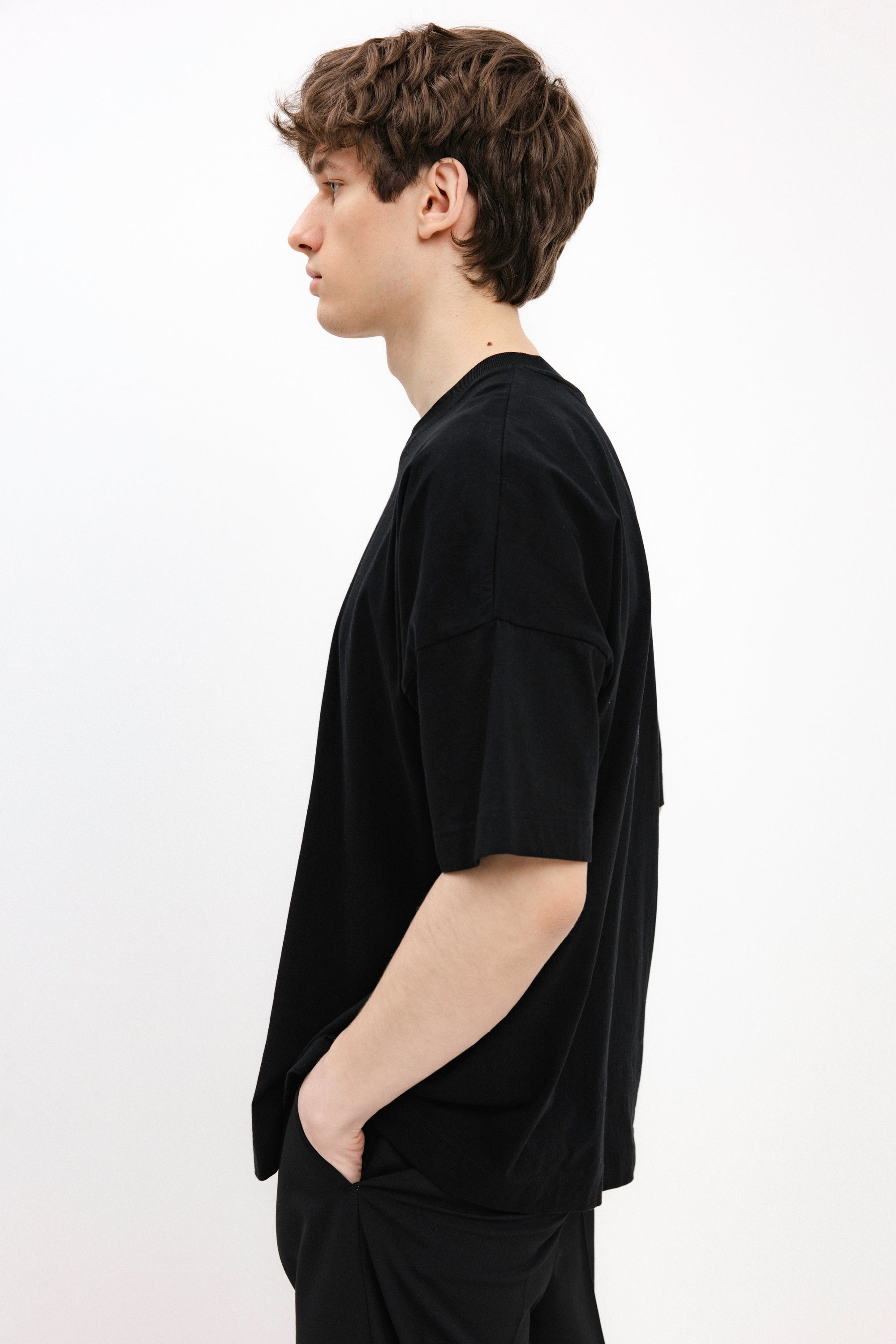 UNISEX BLACK OVERSIZED T-SHIRT