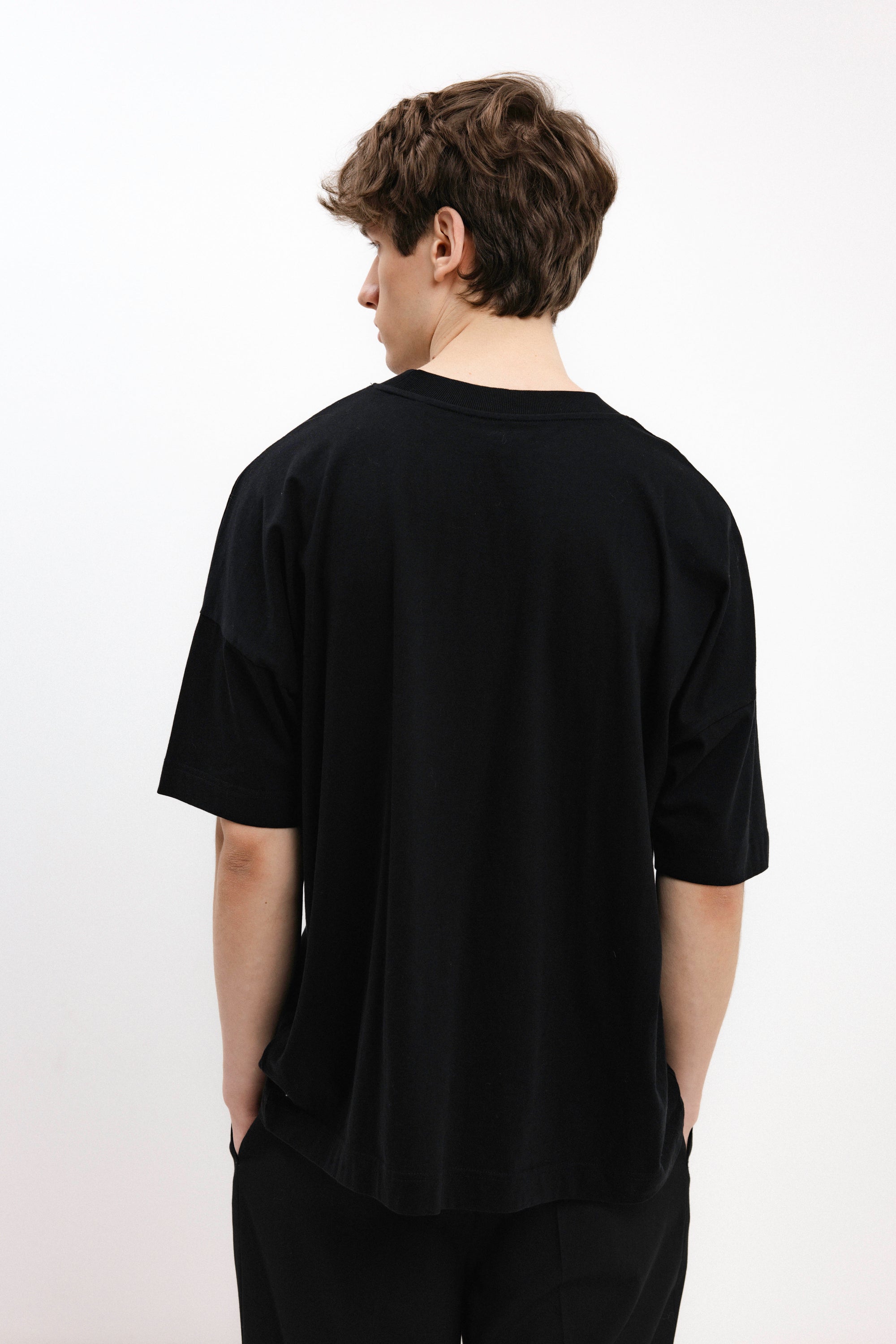 UNISEX BLACK OVERSIZED T-SHIRT