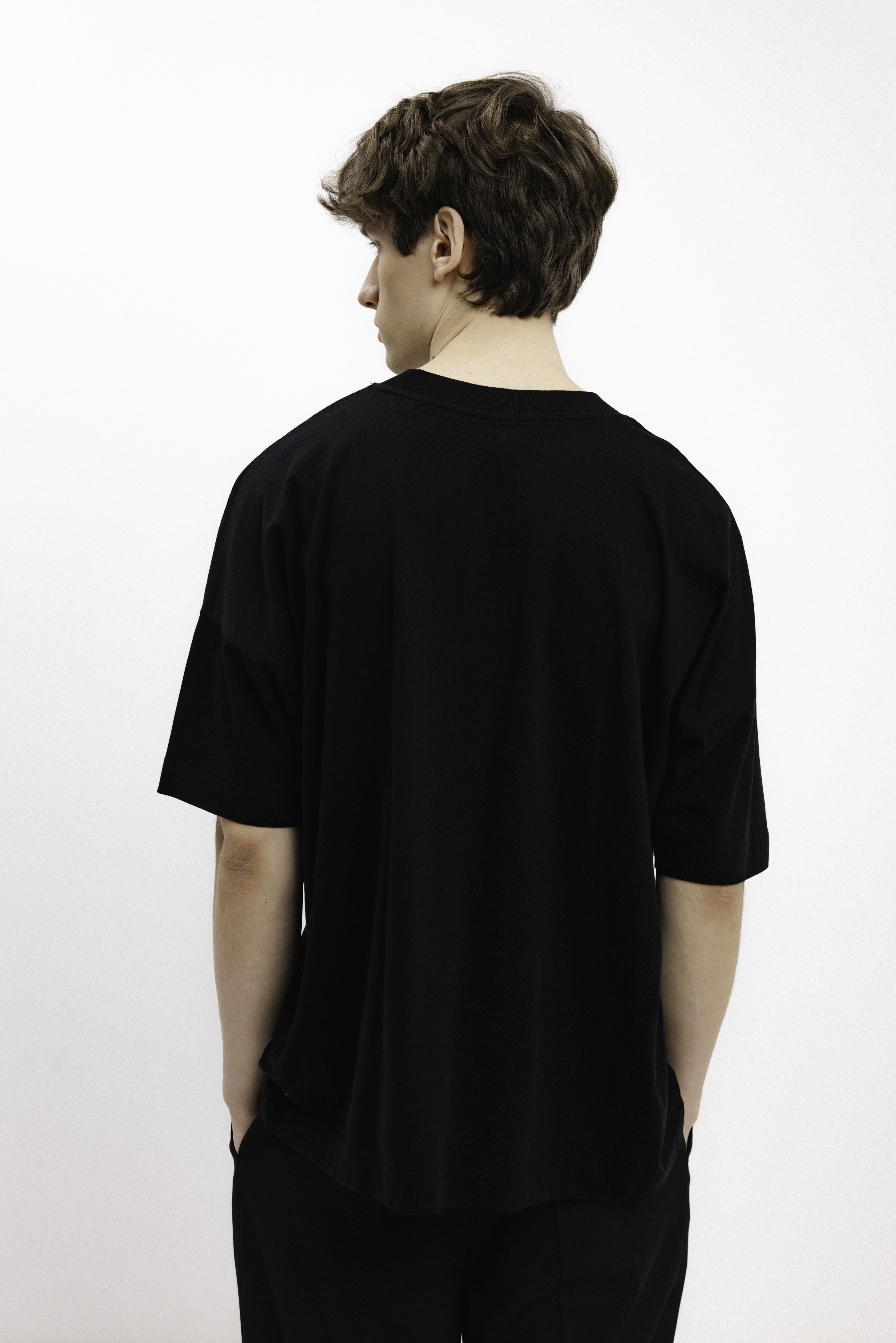 UNISEX BLACK OVERSIZED T-SHIRT