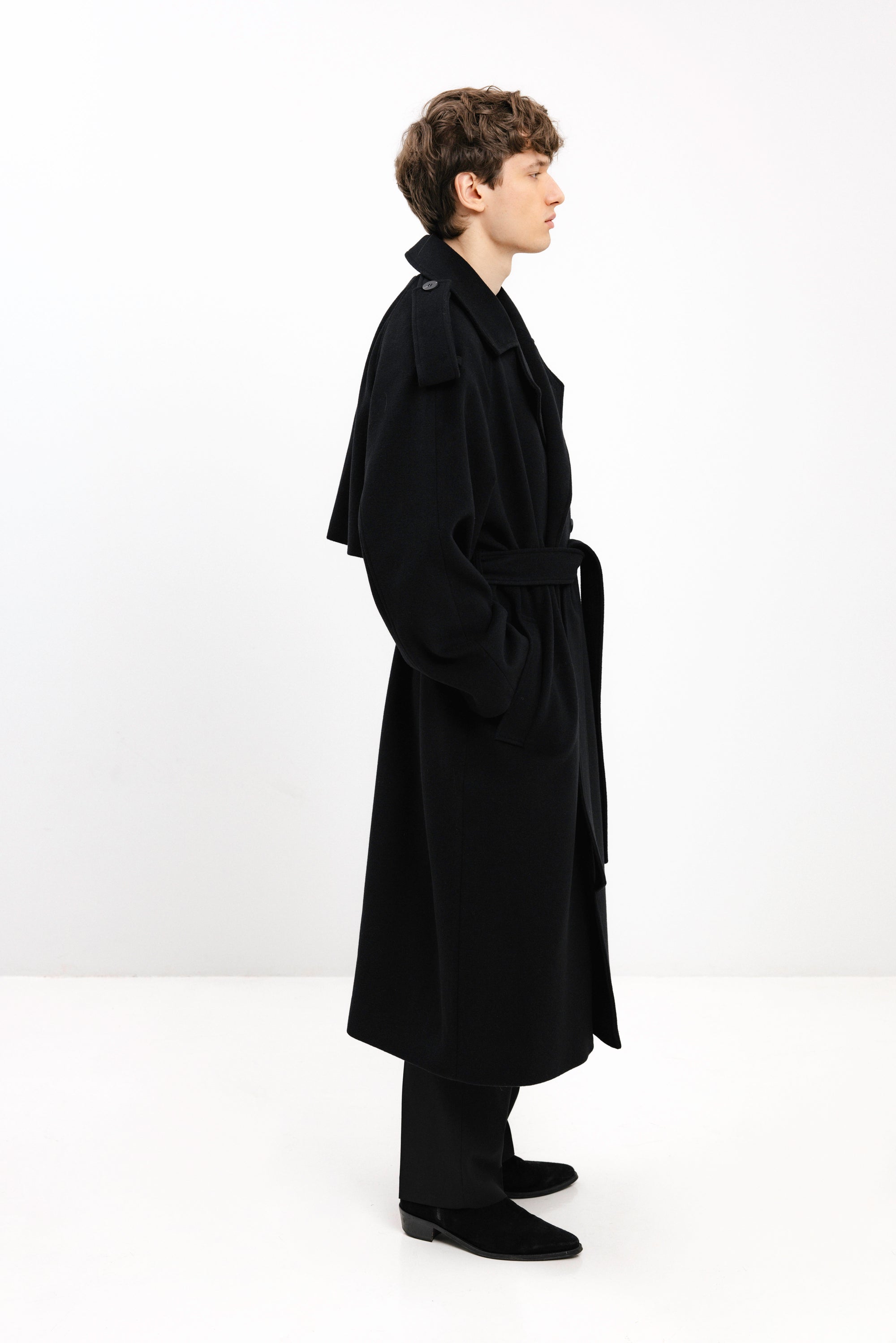 UNISEX ILGAS JUODAS DVIEILIS PALTAS SU VILNA