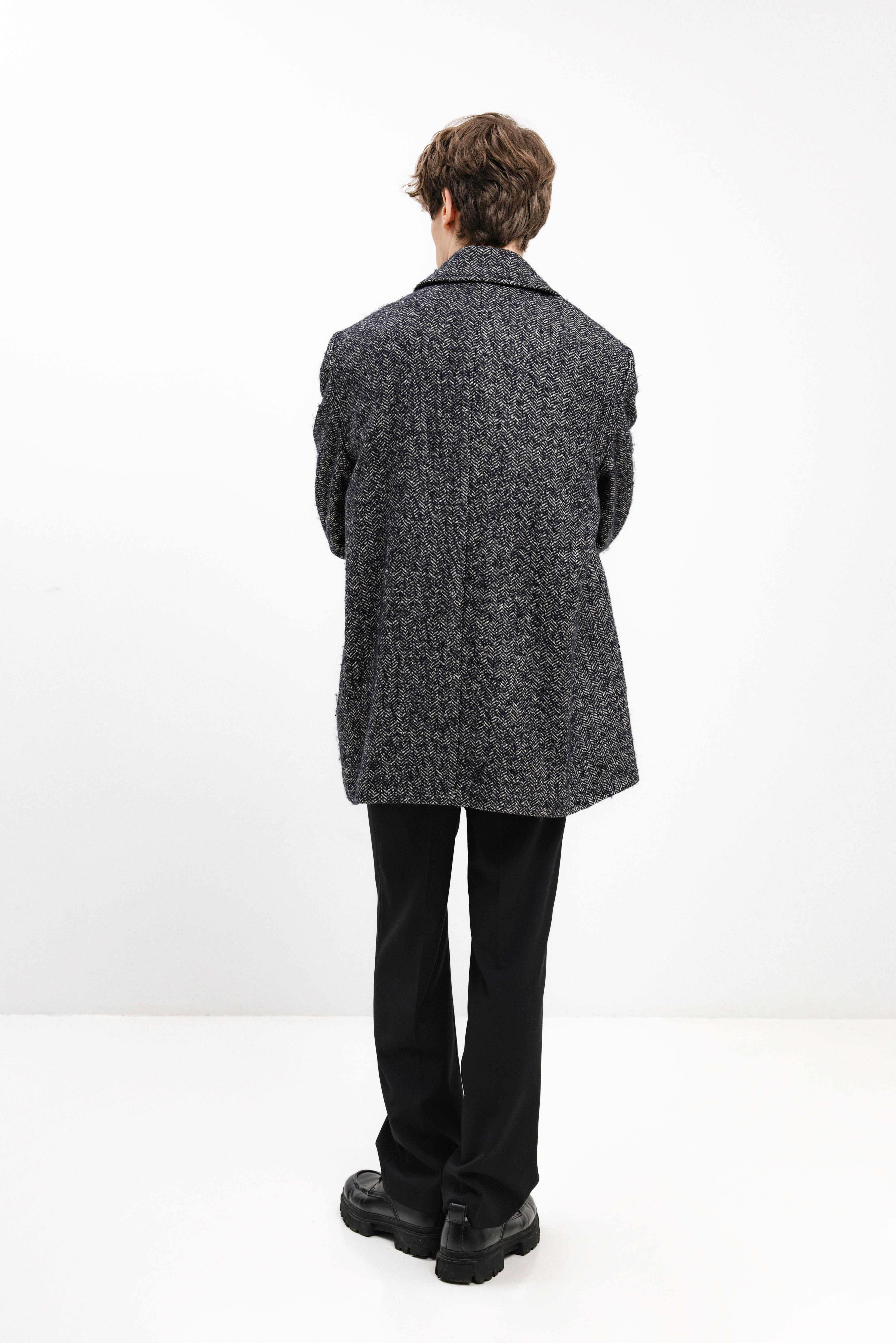 UNISEX DOUBLE-BREASTED WOOL COAT IN HERRINGBONE PATTERN