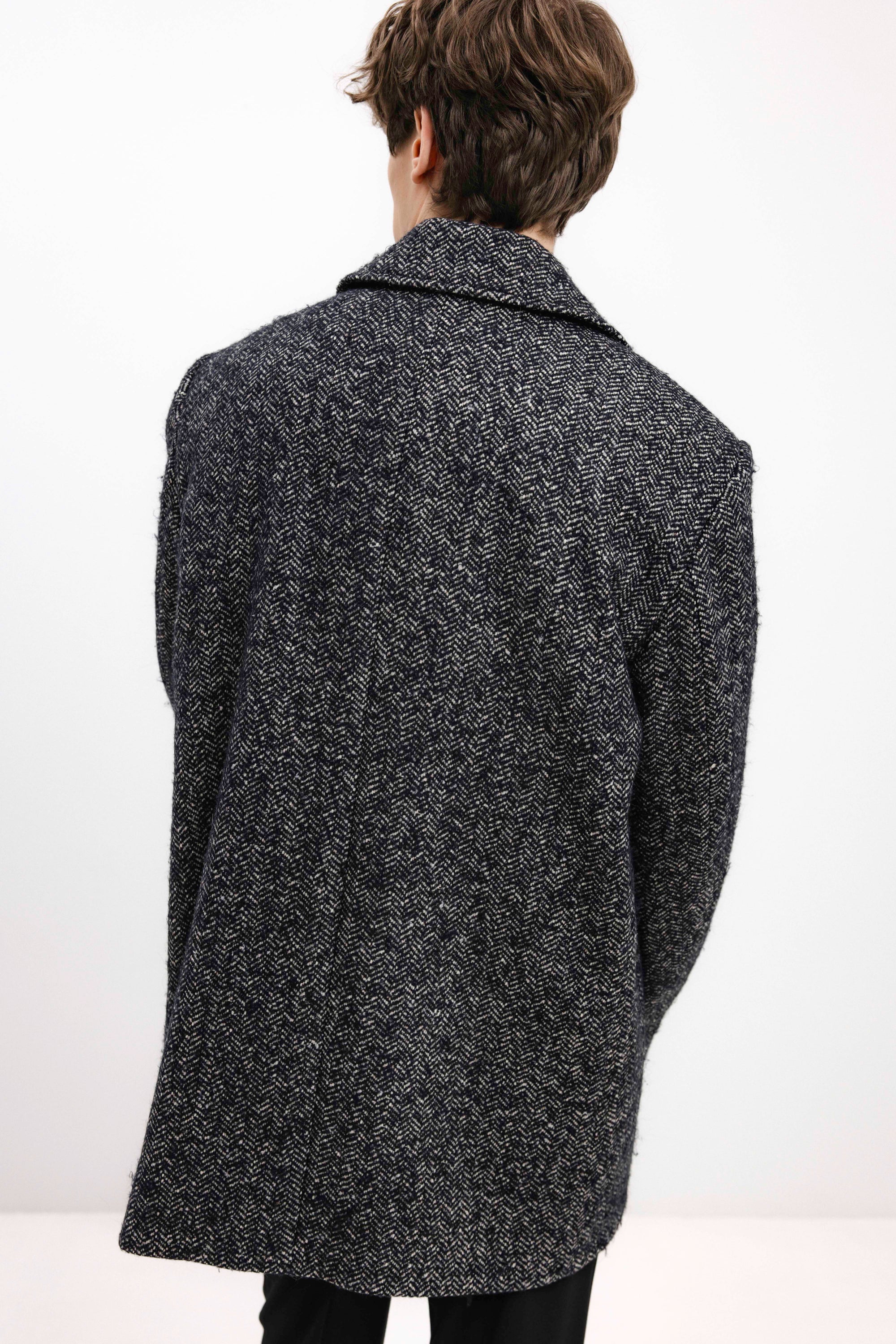 UNISEX DOUBLE-BREASTED WOOL COAT IN HERRINGBONE PATTERN