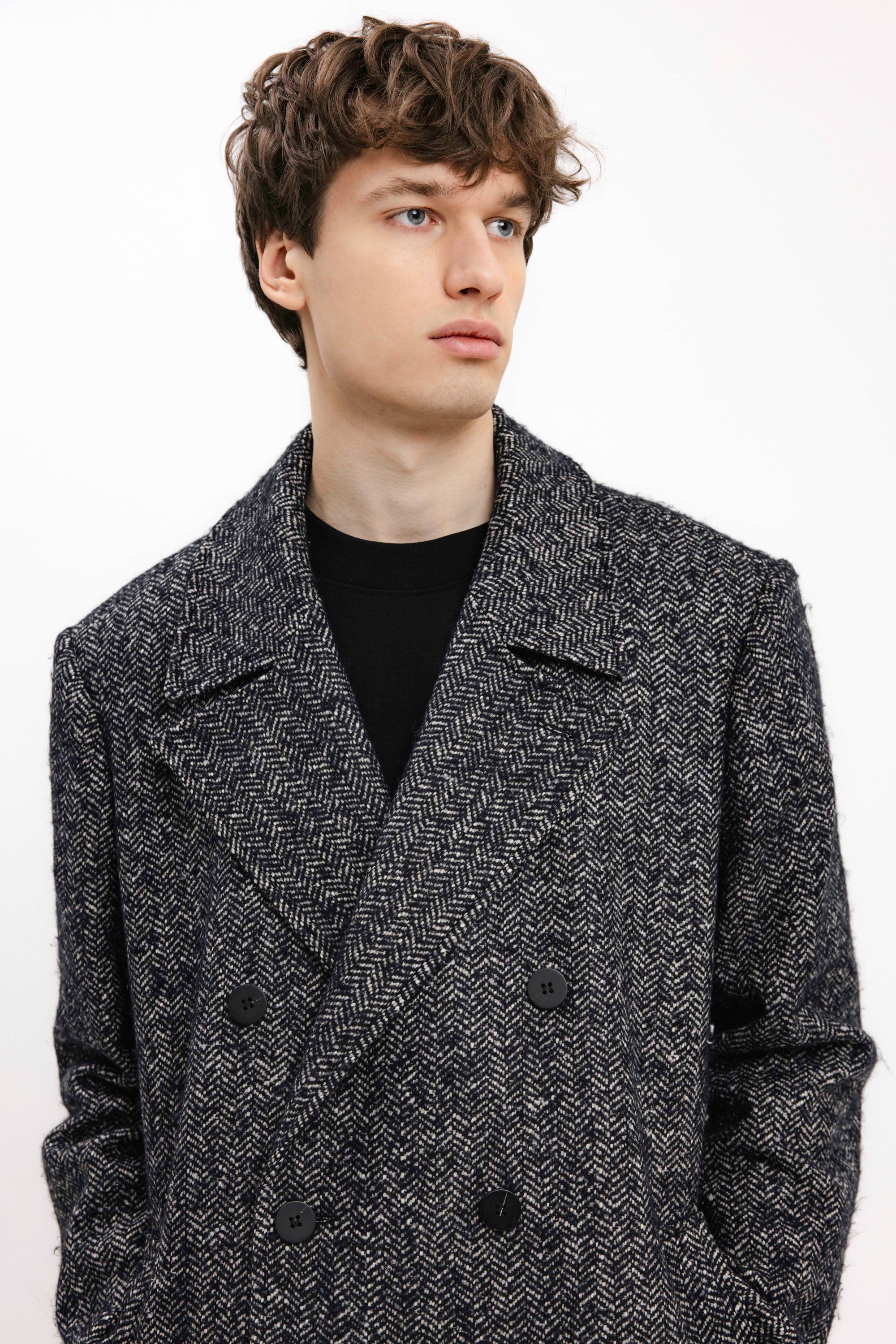 UNISEX DOUBLE-BREASTED WOOL COAT IN HERRINGBONE PATTERN