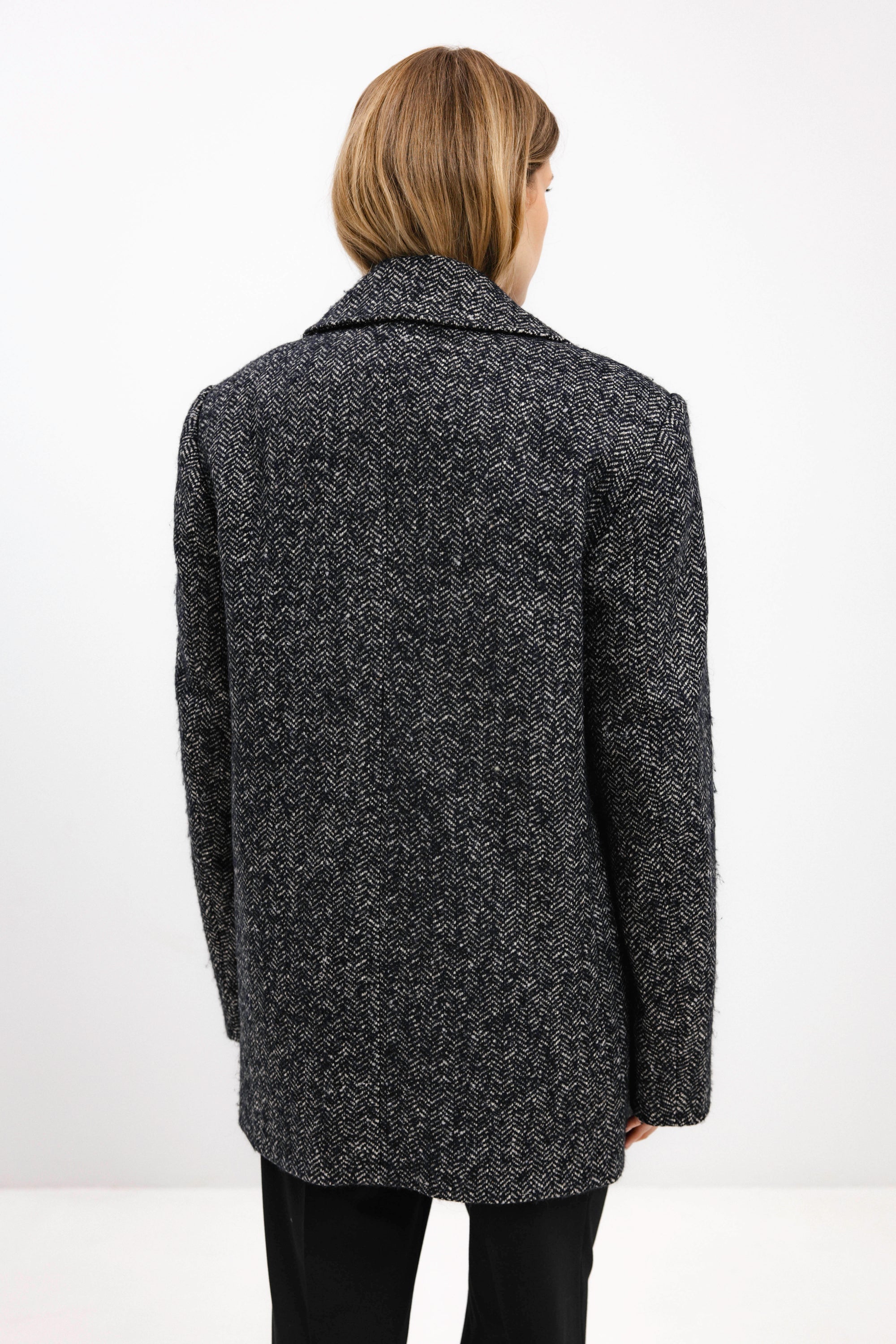 UNISEX DOUBLE-BREASTED WOOL COAT IN HERRINGBONE PATTERN