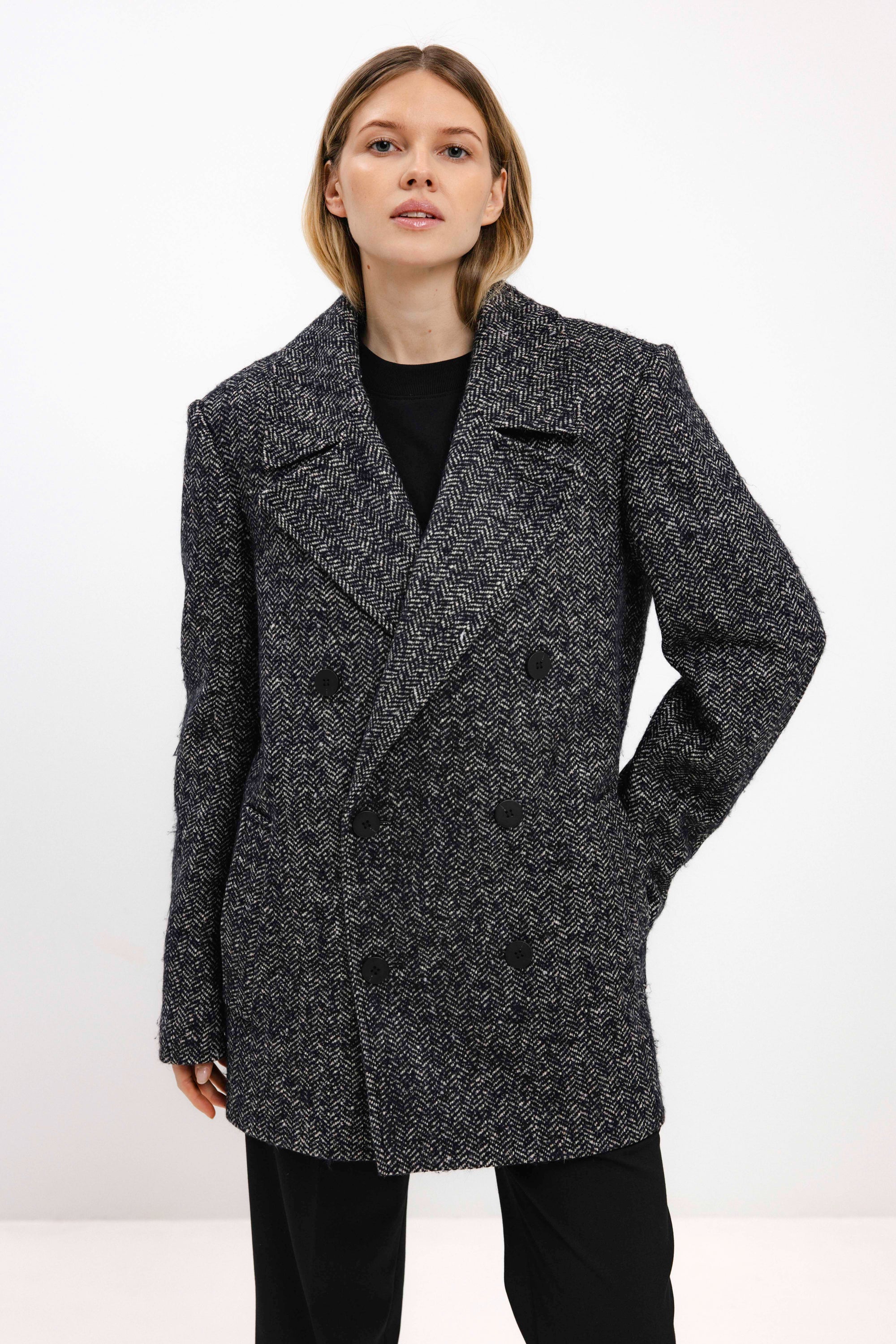UNISEX DOUBLE-BREASTED WOOL COAT IN HERRINGBONE PATTERN