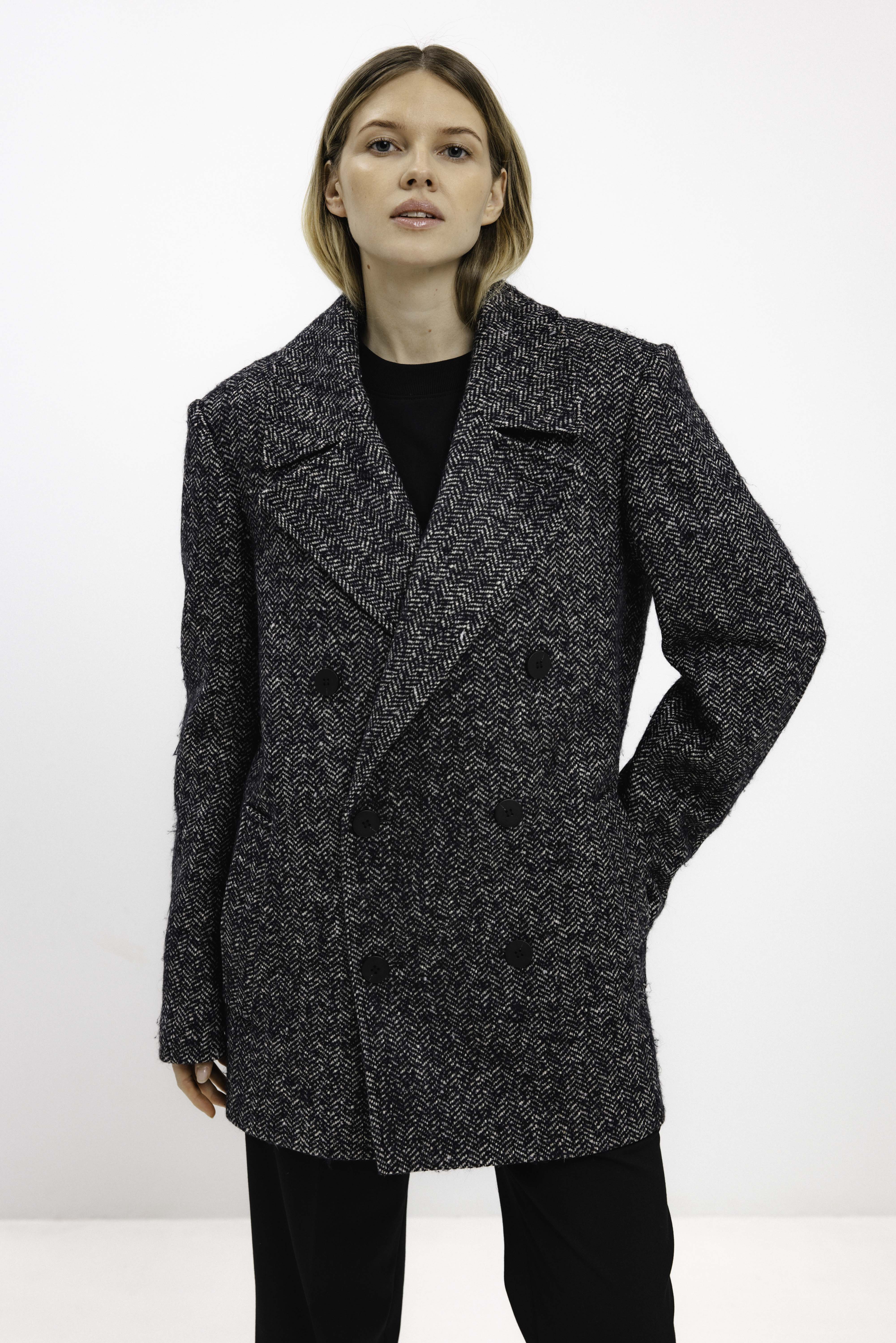 UNISEX DOUBLE-BREASTED WOOL COAT IN HERRINGBONE PATTERN