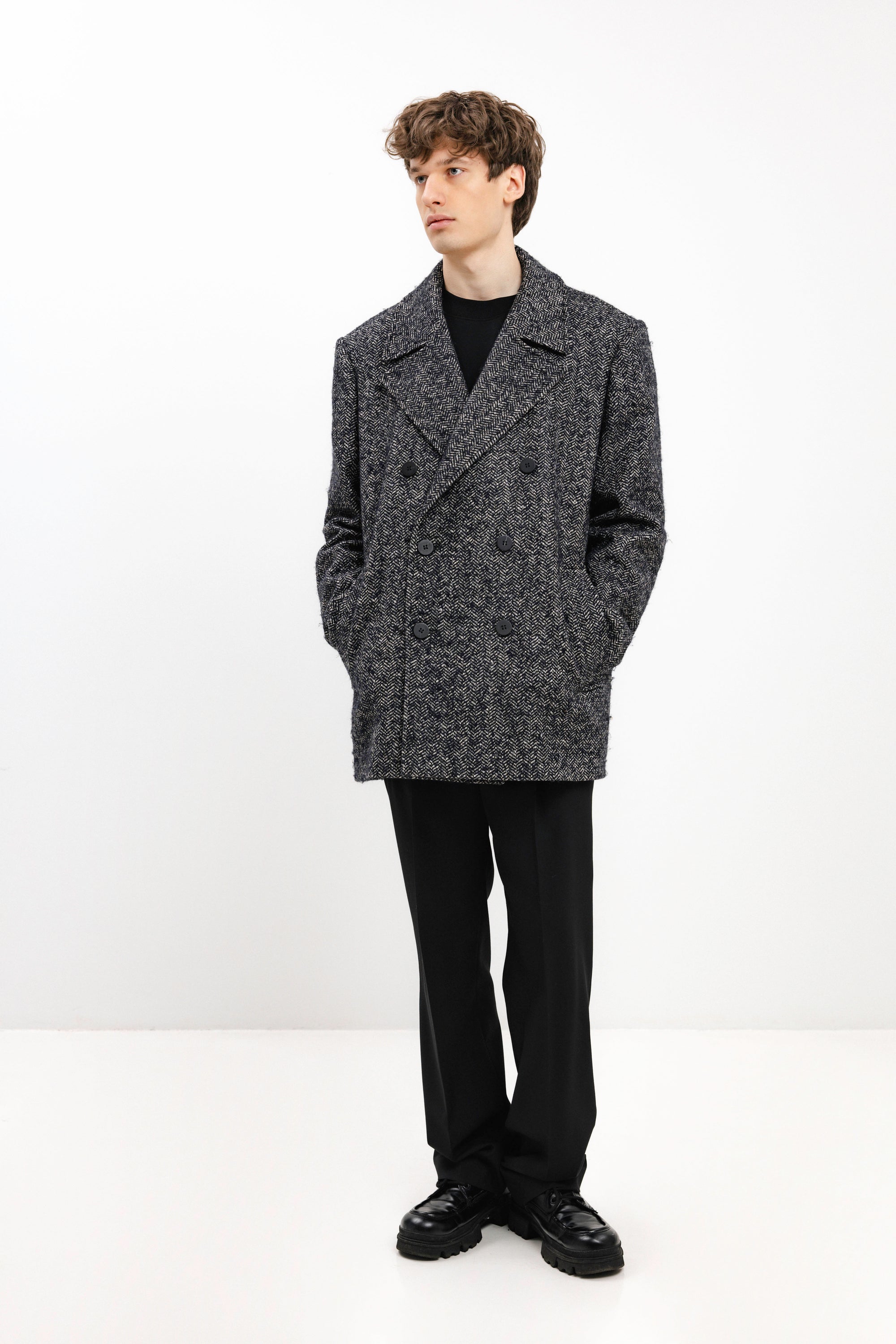 UNISEX DOUBLE-BREASTED WOOL COAT IN HERRINGBONE PATTERN