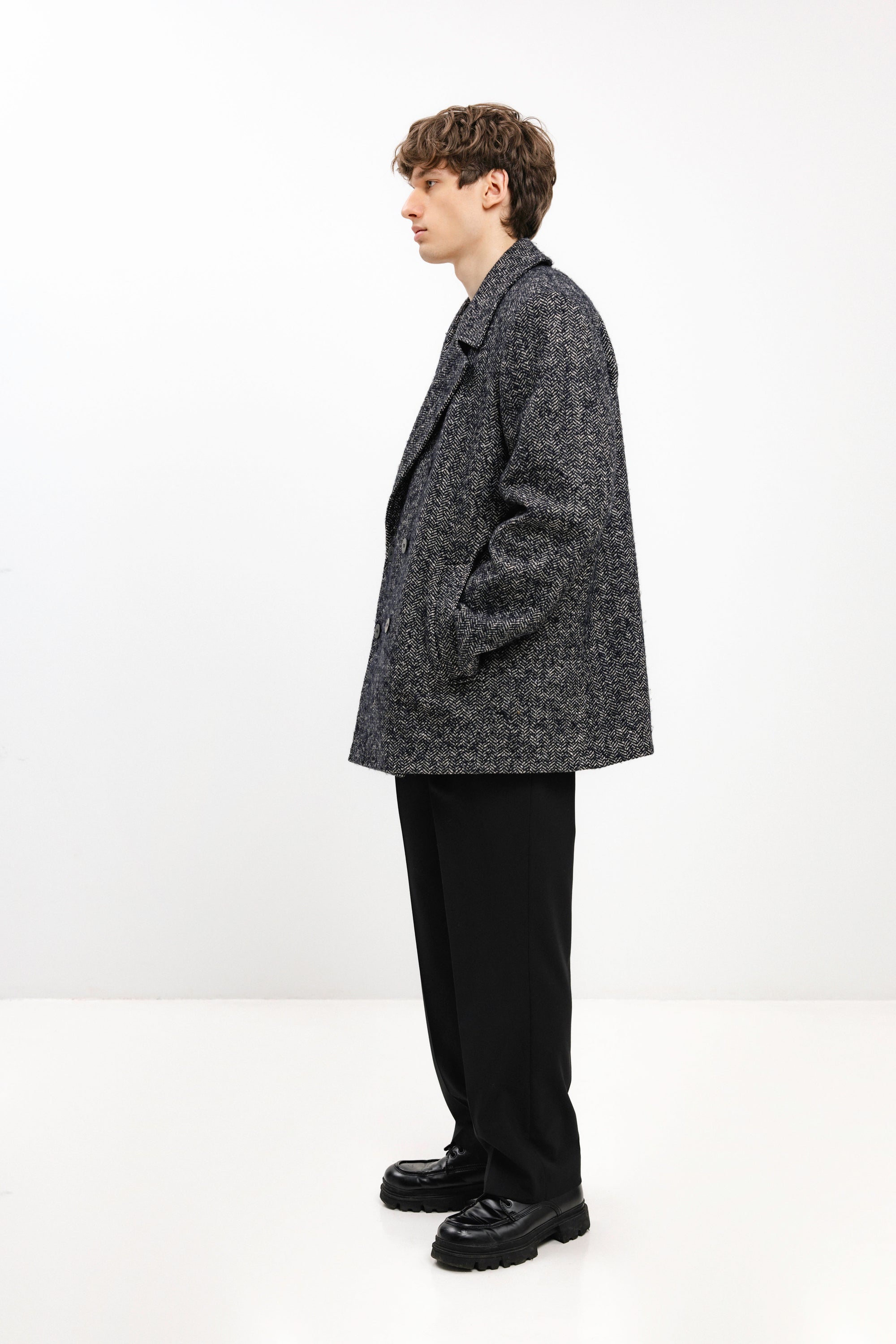 UNISEX DOUBLE-BREASTED WOOL COAT IN HERRINGBONE PATTERN