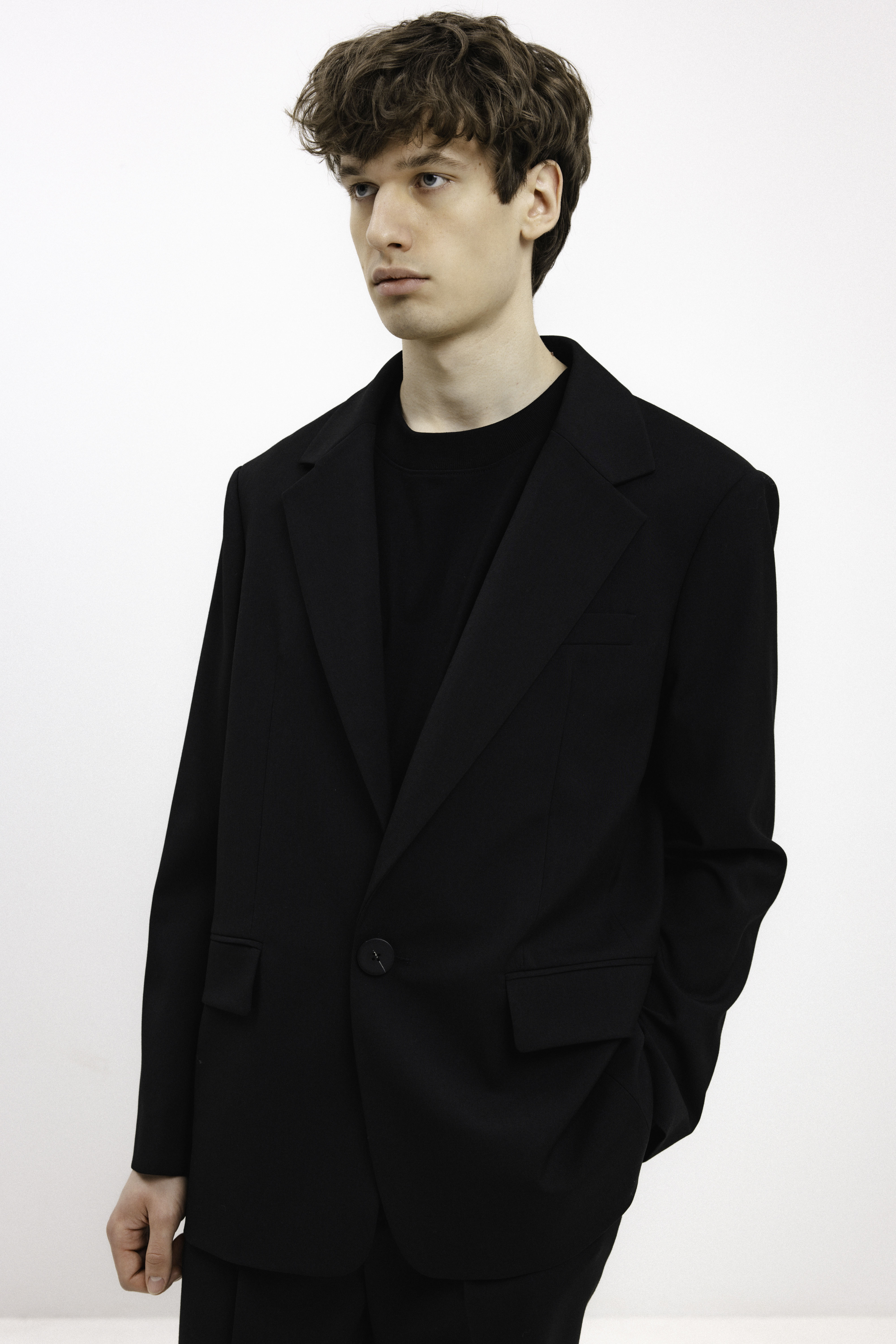 UNISEX BLACK SINGLE-BREASTED BLAZER