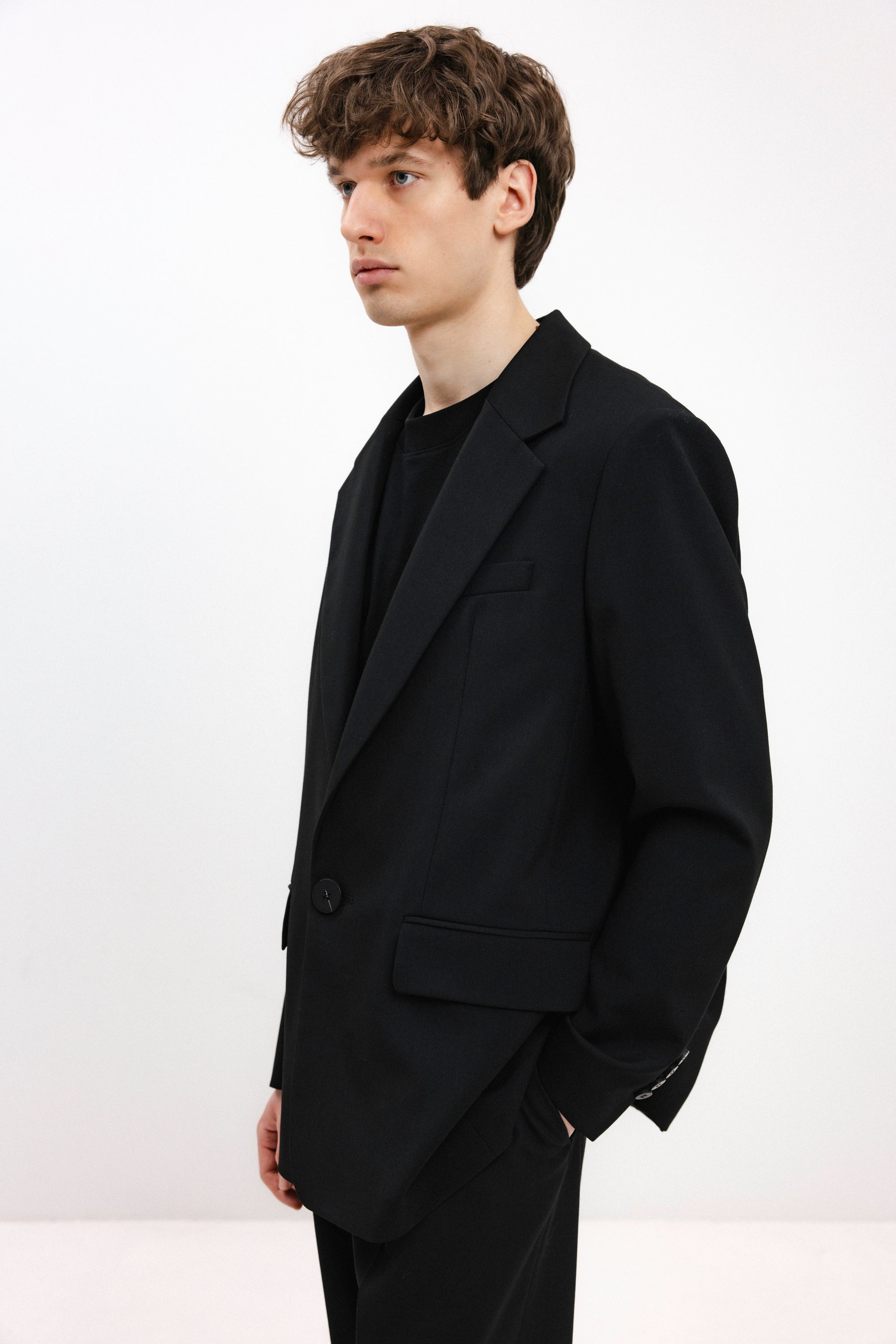UNISEX BLACK SINGLE-BREASTED BLAZER