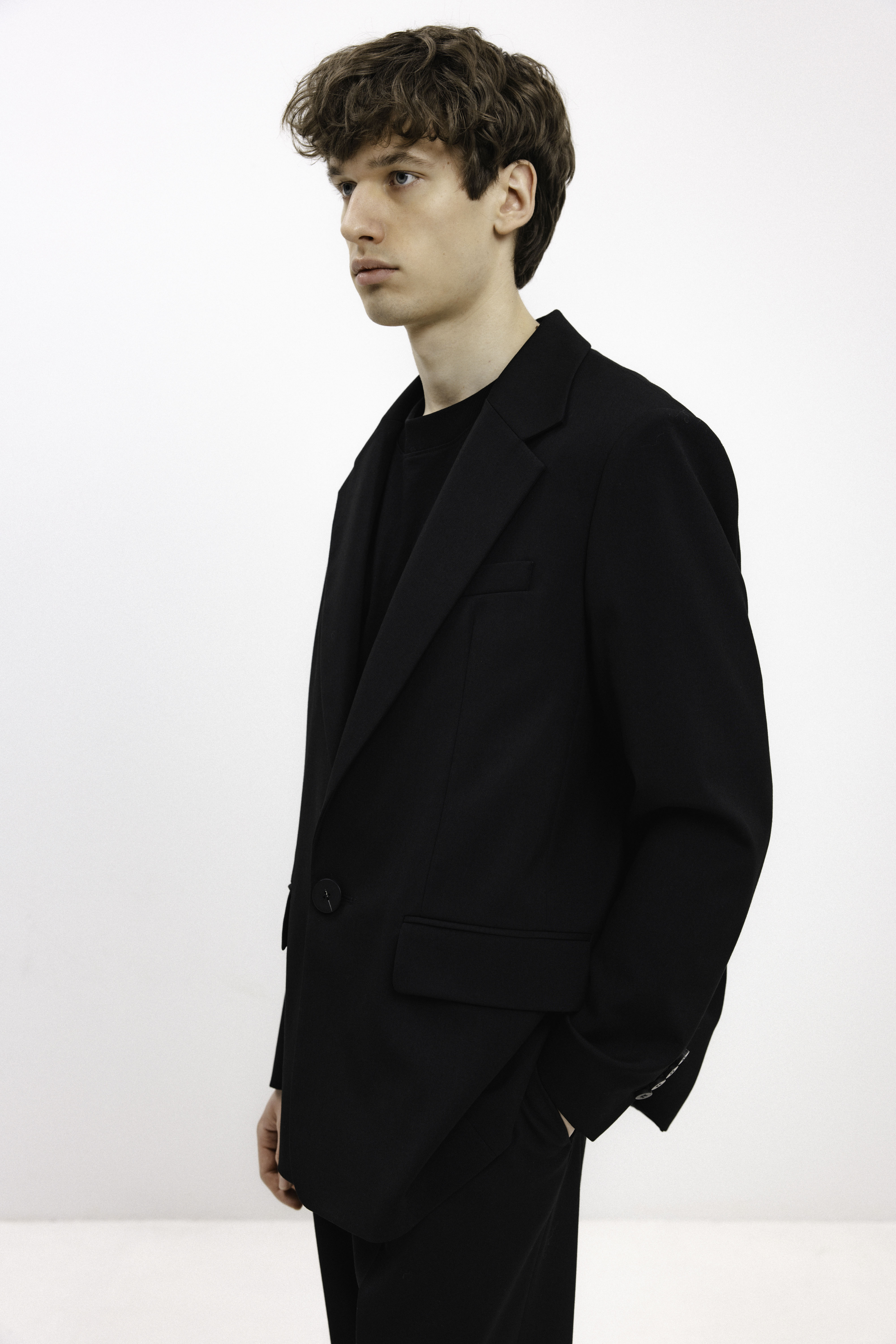 UNISEX BLACK SINGLE-BREASTED BLAZER