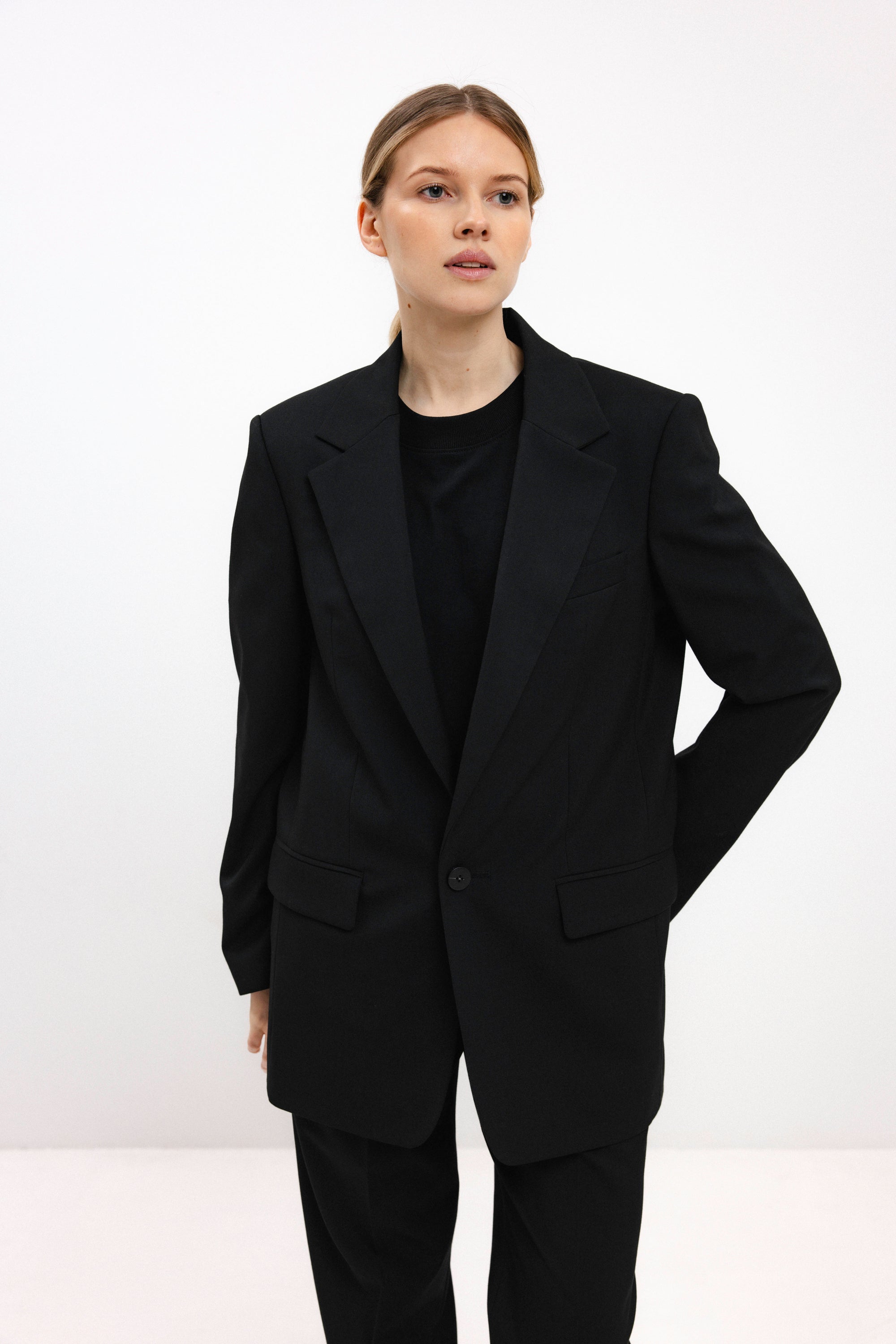 UNISEX BLACK SINGLE-BREASTED BLAZER