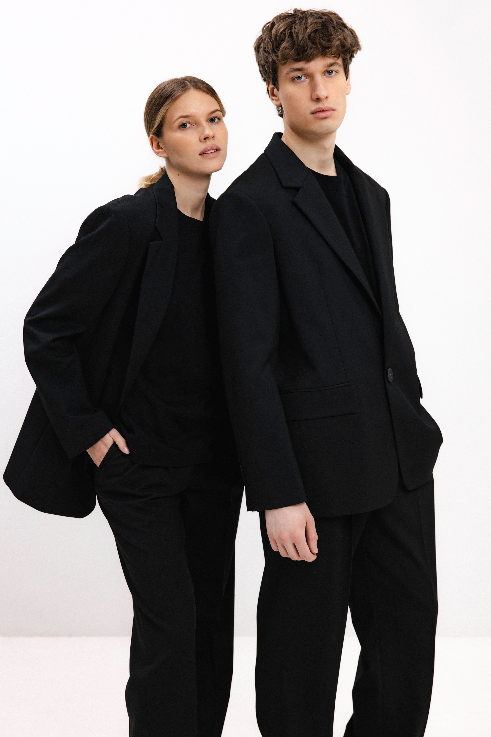 UNISEX BLACK SINGLE-BREASTED BLAZER