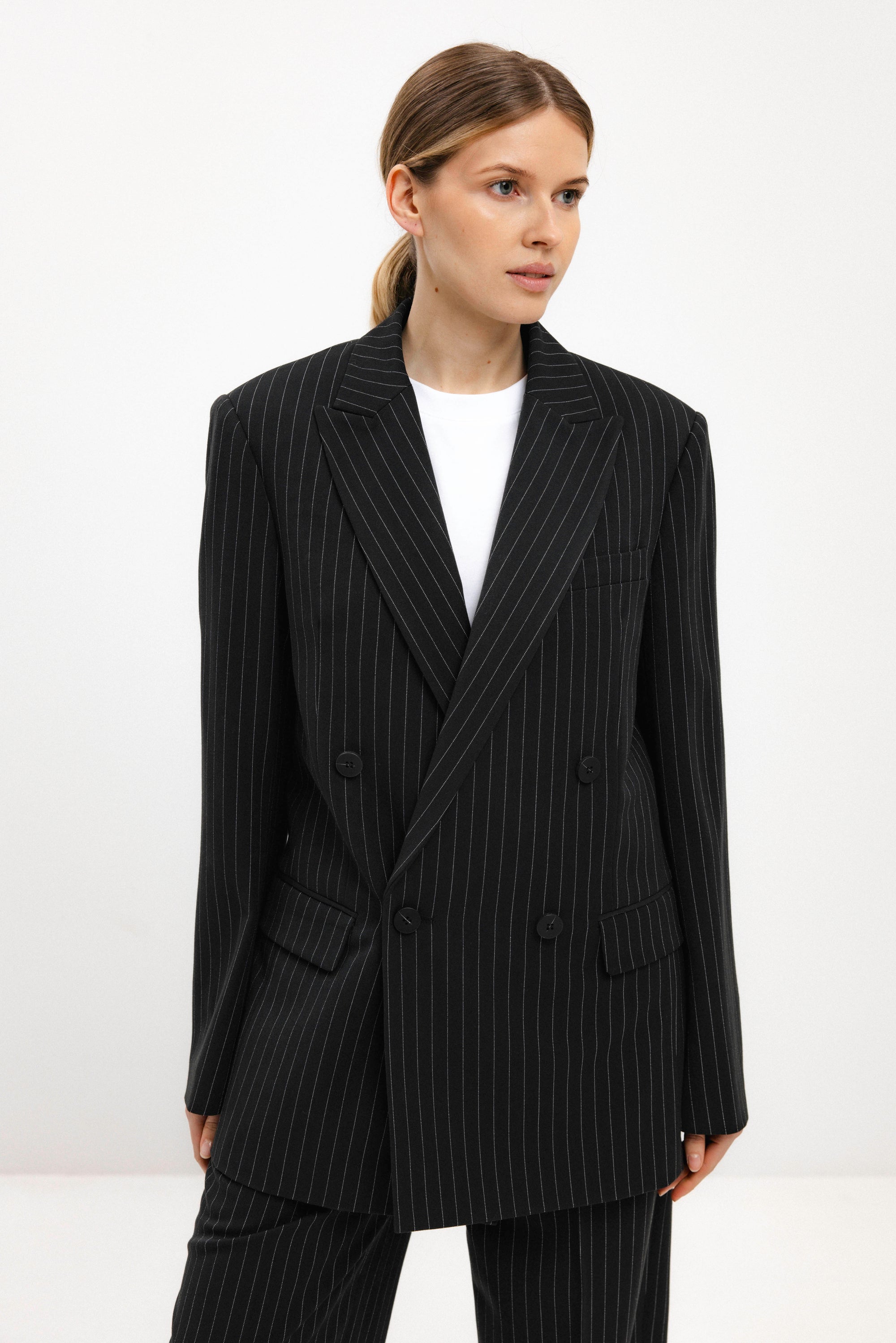 UNISEX PADIDINTAS DRYŽUOTAS ŠVARKAS