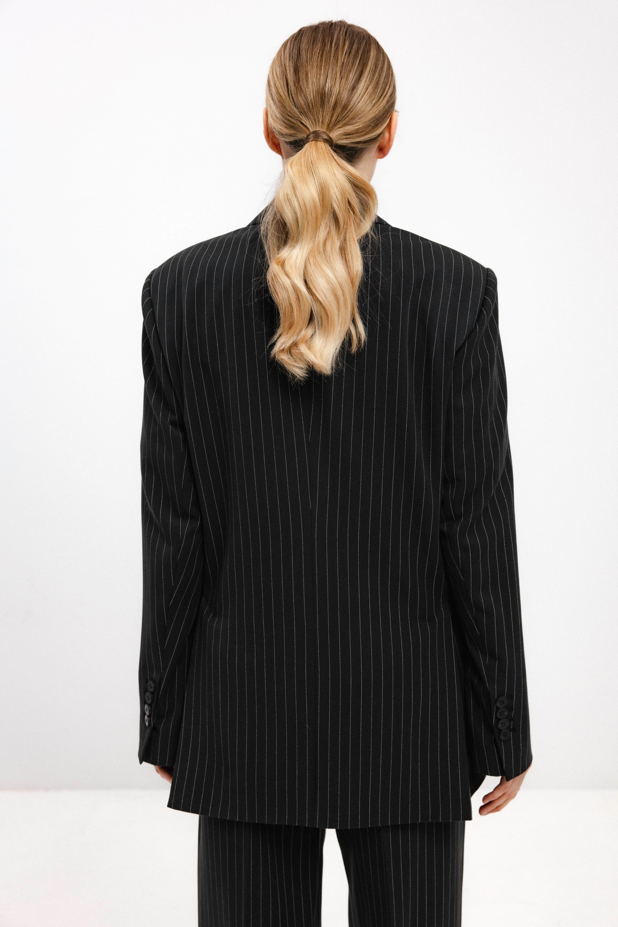 UNISEX PADIDINTAS DRYŽUOTAS ŠVARKAS