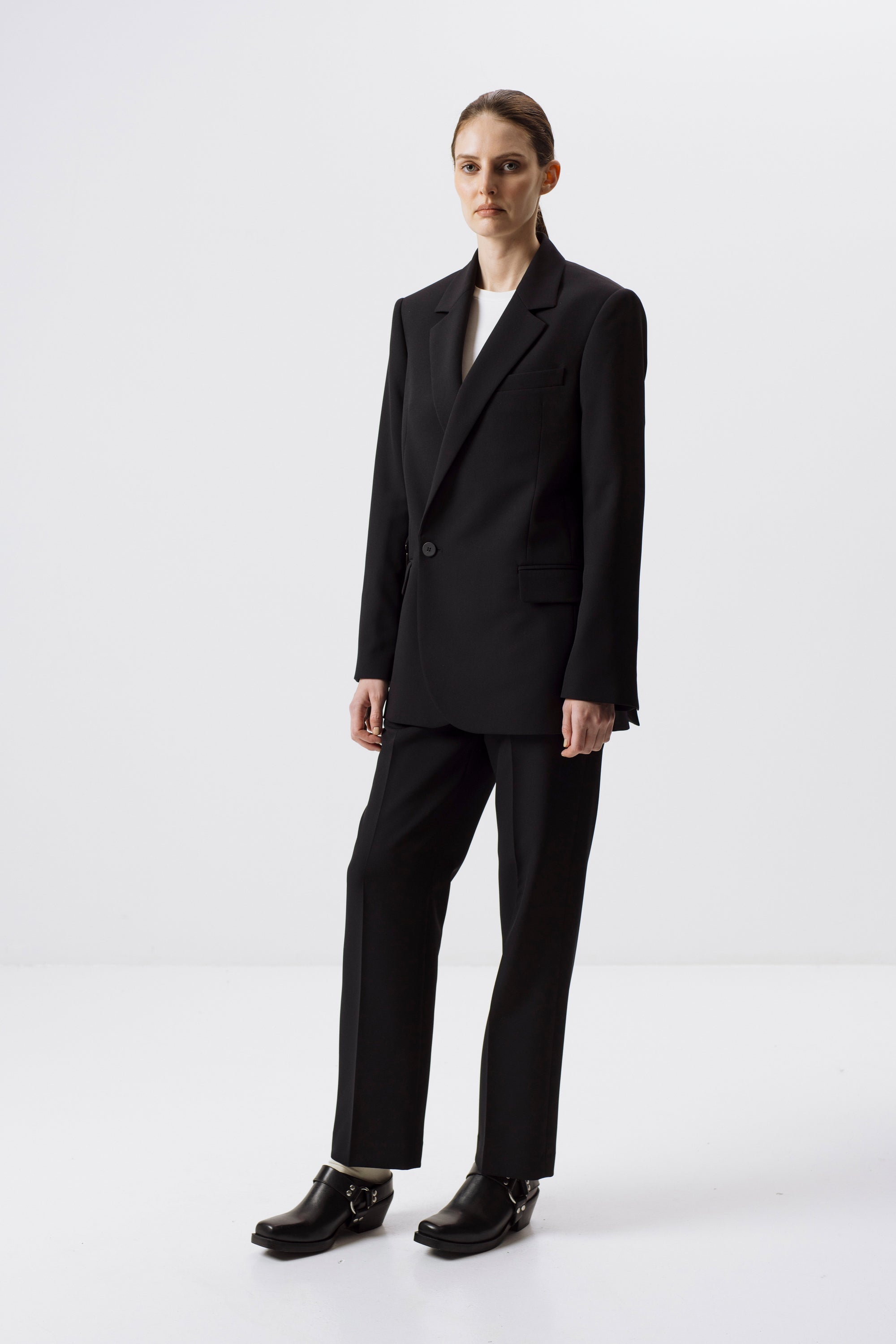 BLACK UNISEX BLAZER WITH ADJUSTABLE CLASP