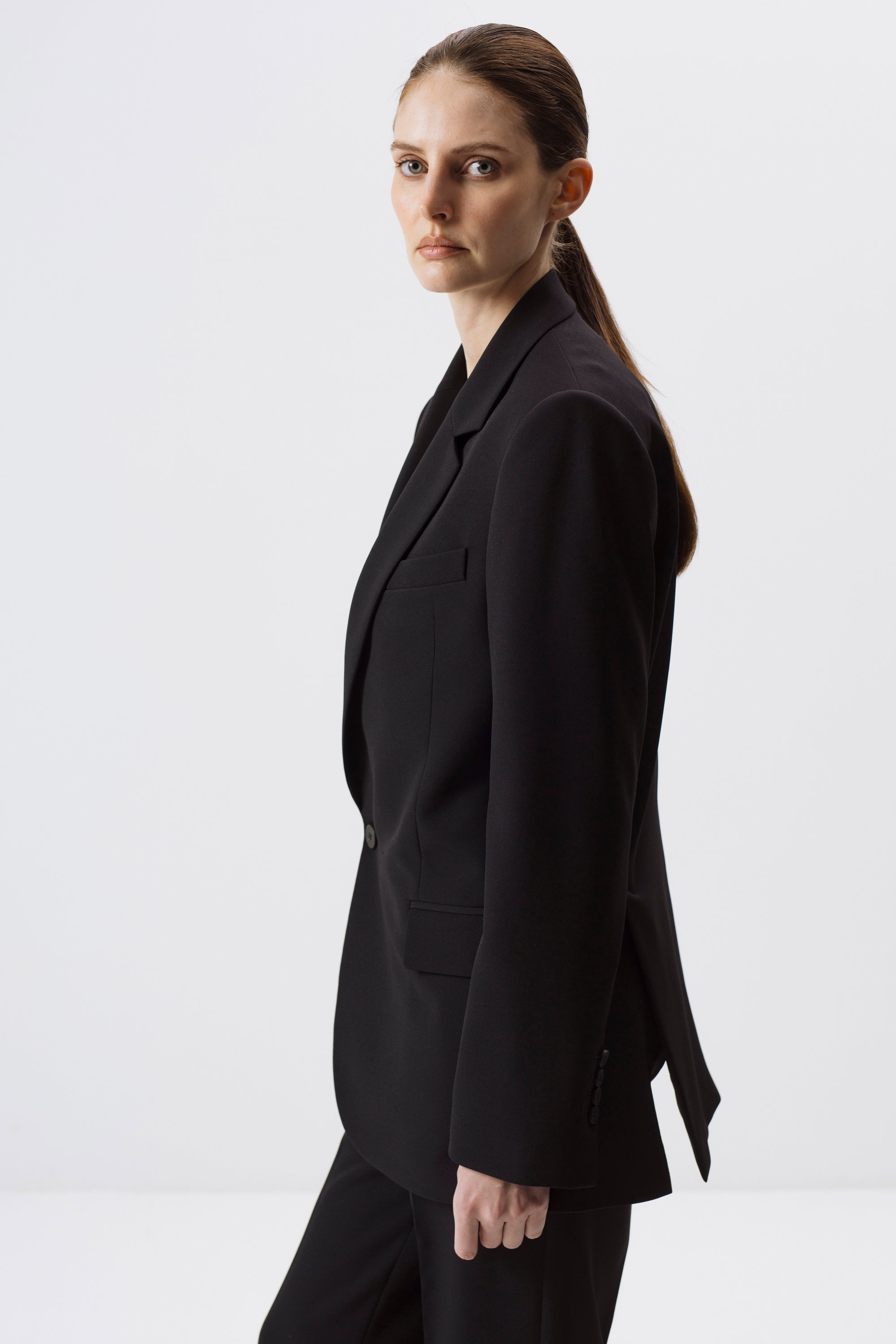 BLACK UNISEX BLAZER WITH ADJUSTABLE CLASP