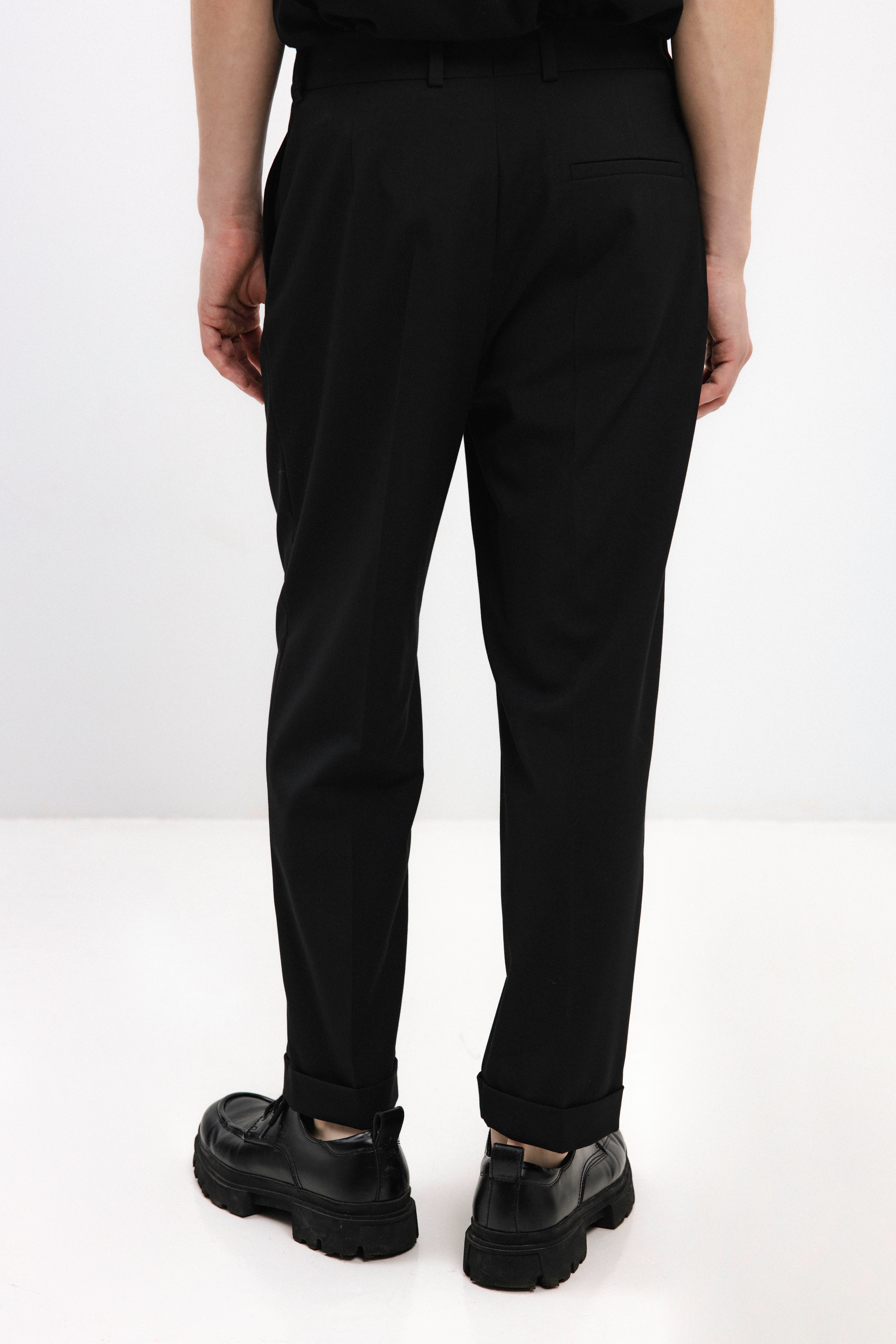 UNISEX BLACK CROPPED TROUSERS WITH TURNED-UP HEMS