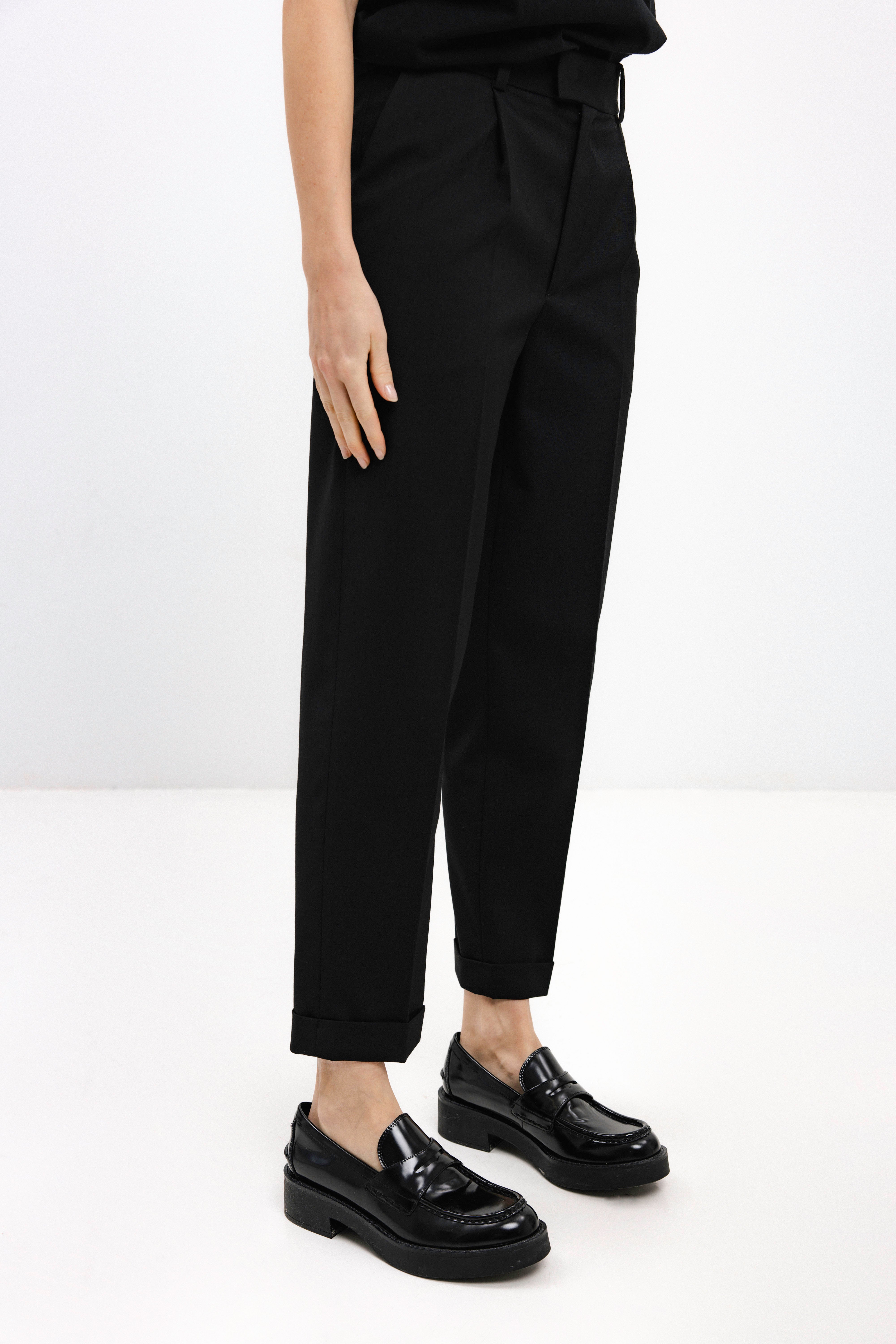 UNISEX BLACK CROPPED TROUSERS WITH TURNED-UP HEMS
