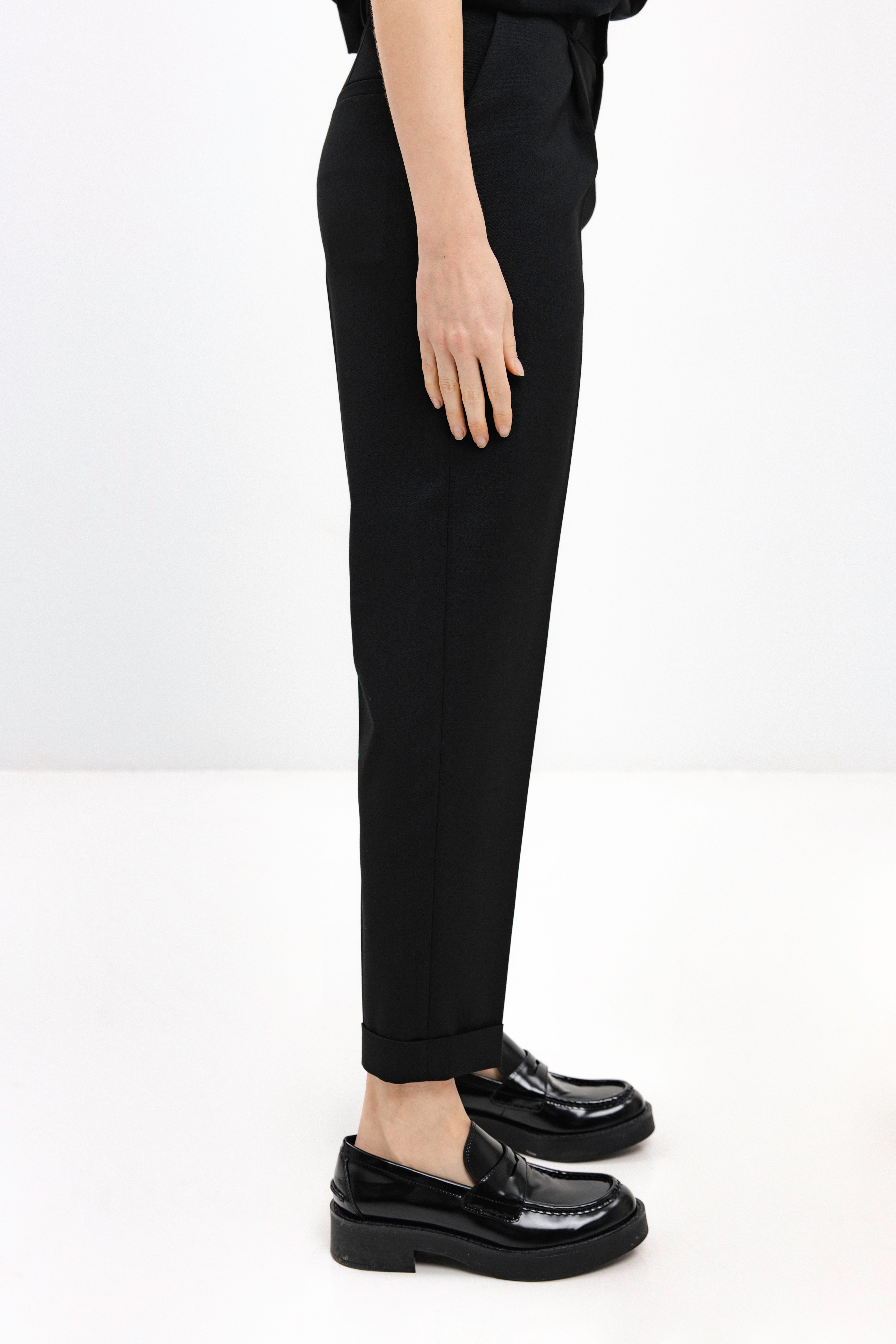 UNISEX BLACK CROPPED TROUSERS WITH TURNED-UP HEMS