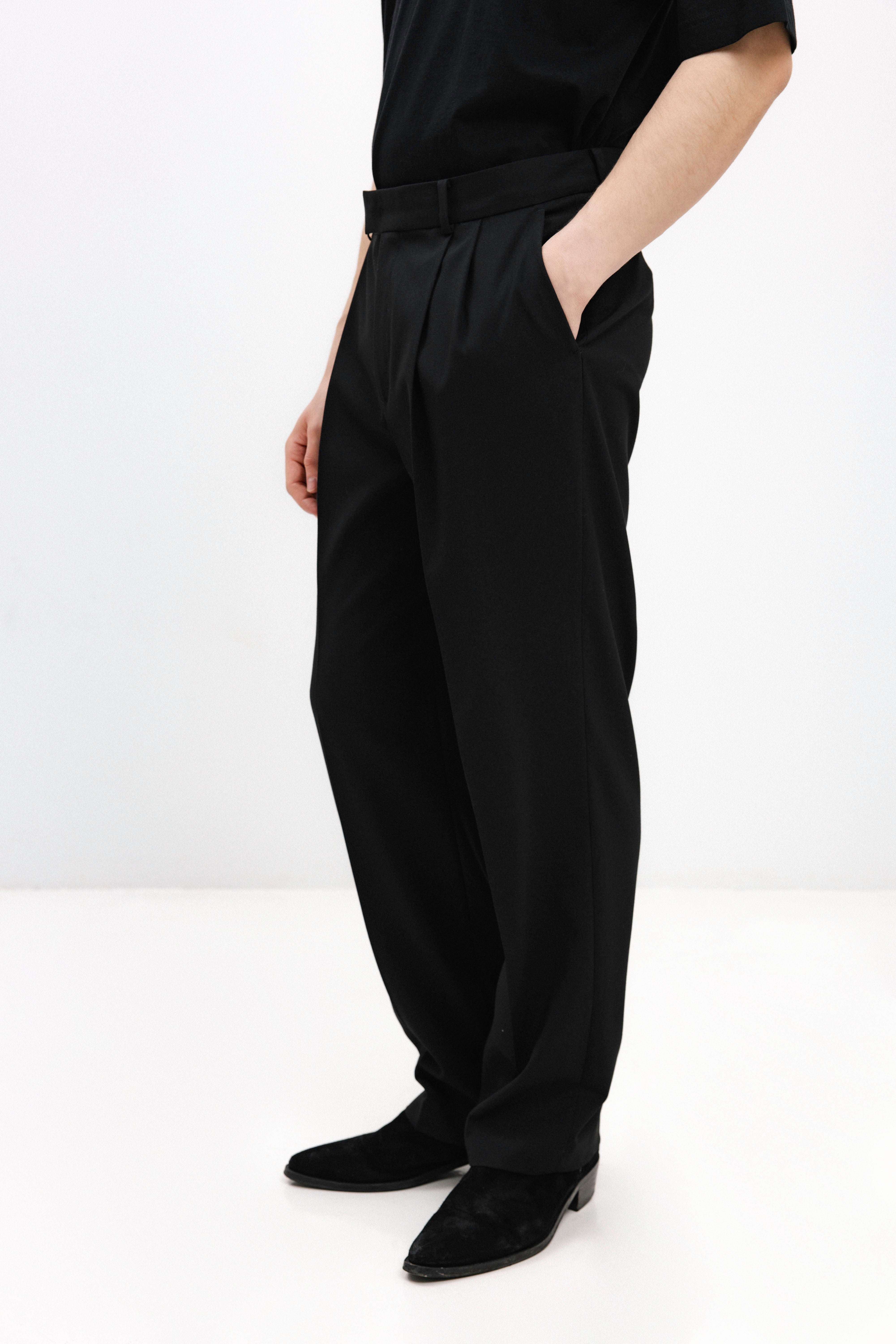 UNISEX BLACK STRAIGHT TROUSERS WITH PLEATS
